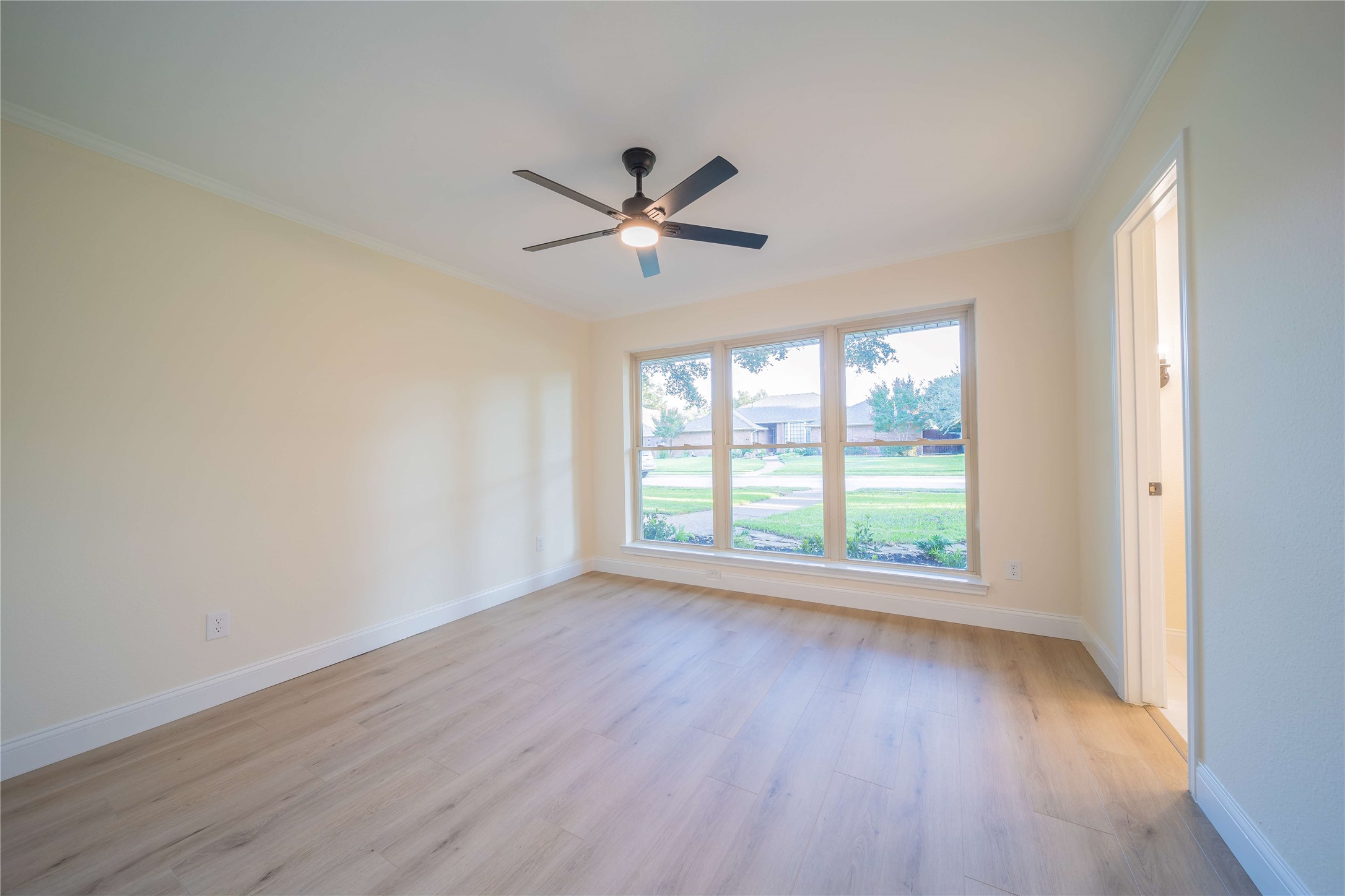 5813 Gallant Fox Lane