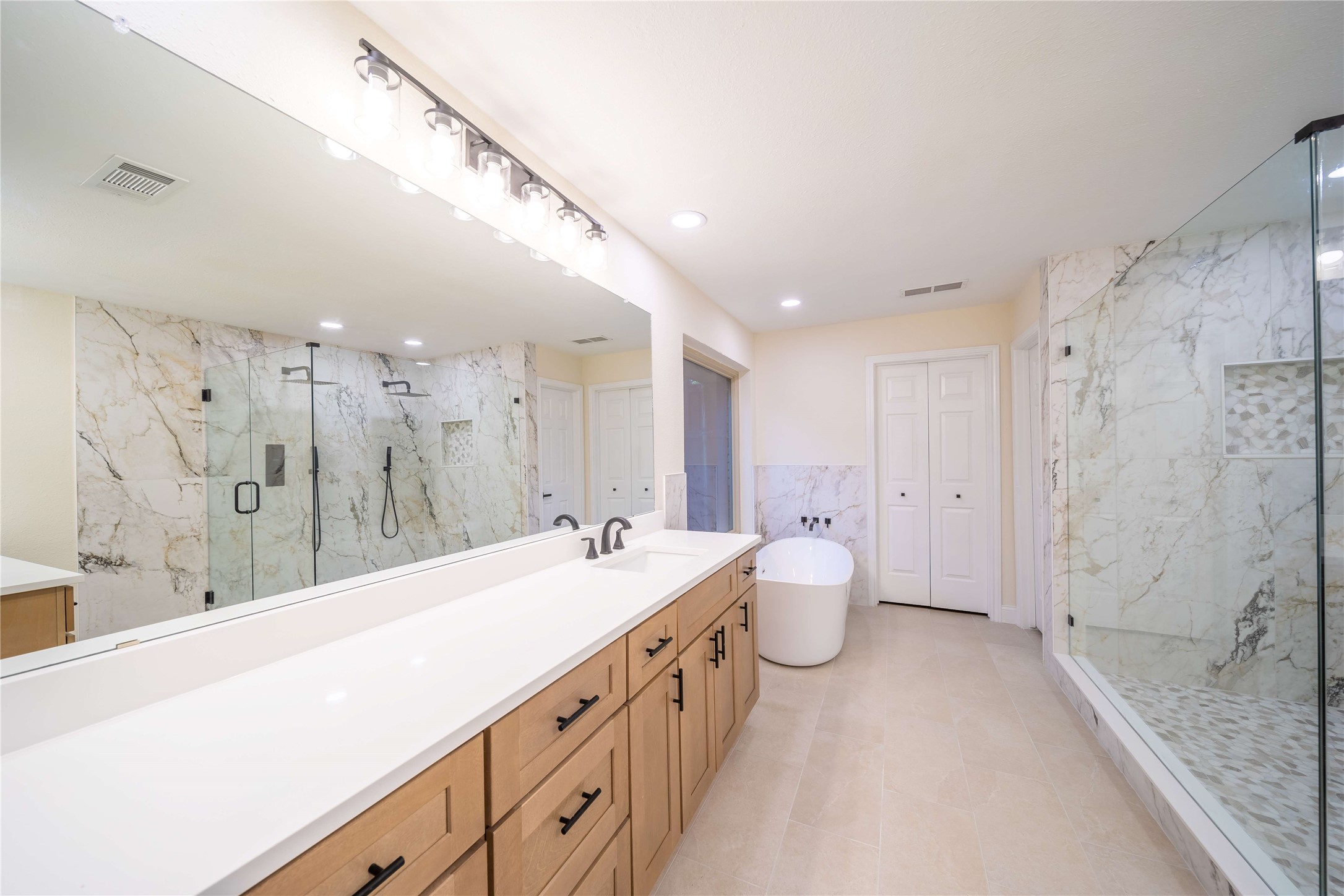 5813 Gallant Fox Lane