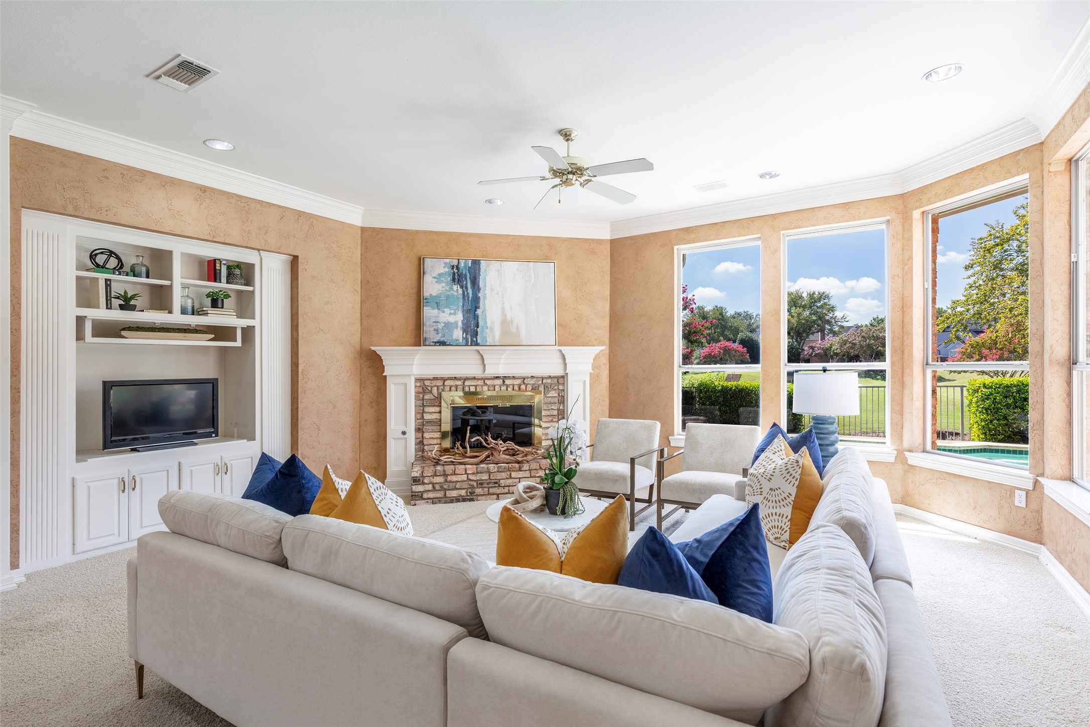 5524 Weatherby Lane