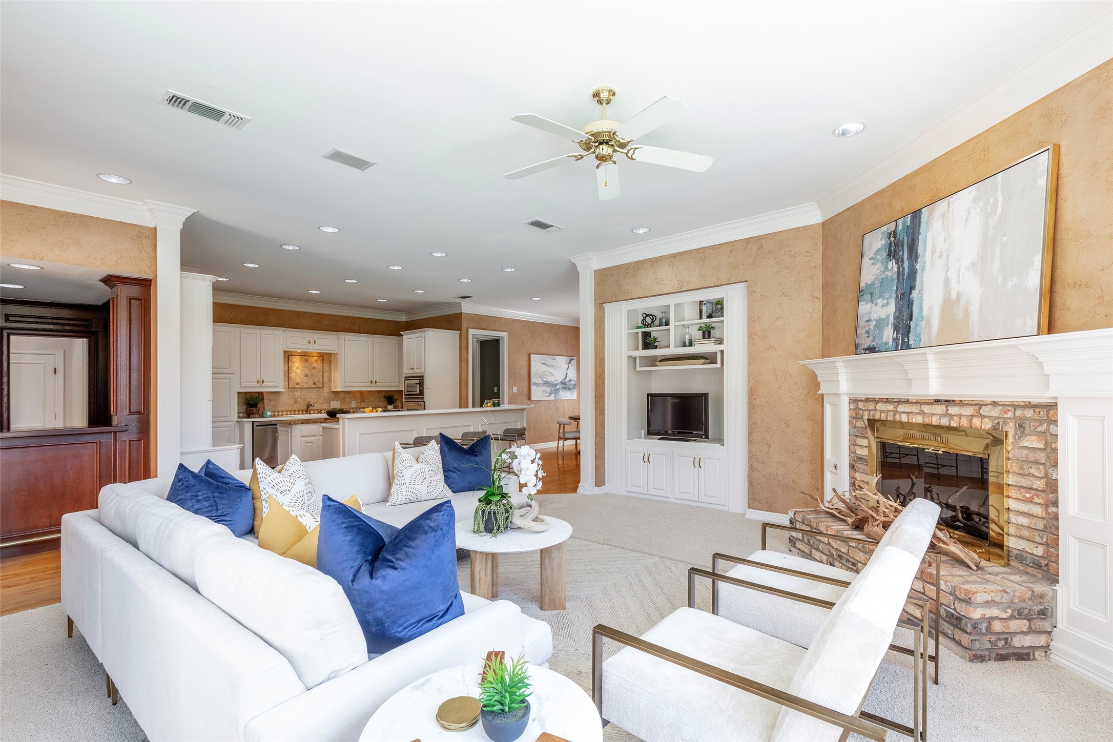 5524 Weatherby Lane