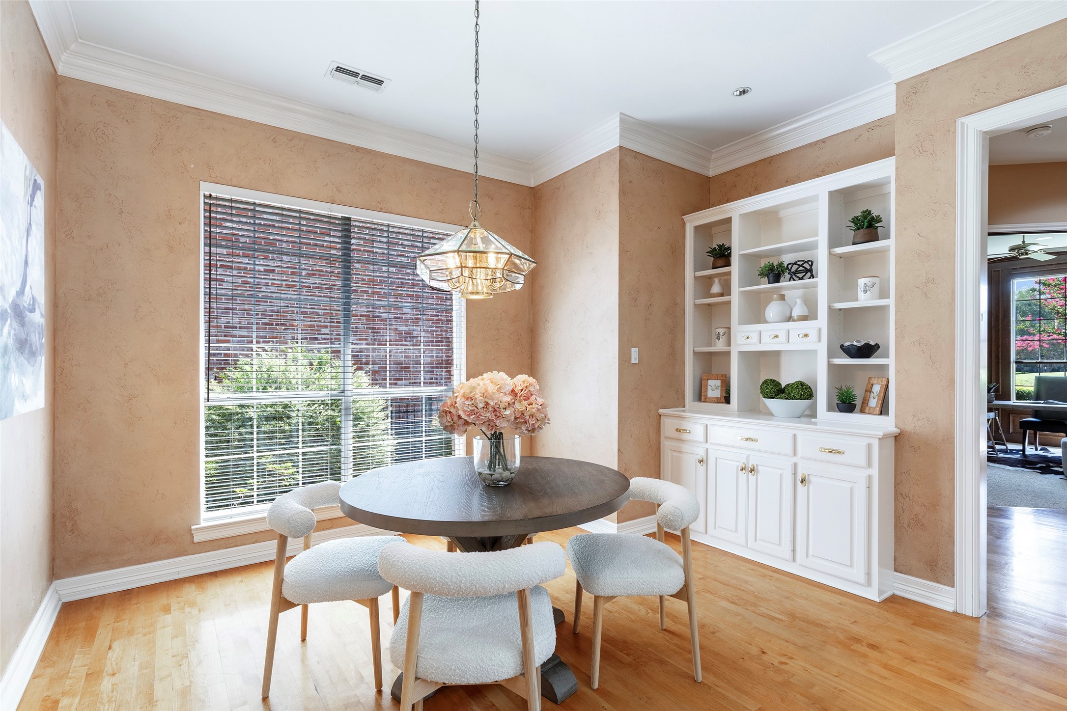 5524 Weatherby Lane