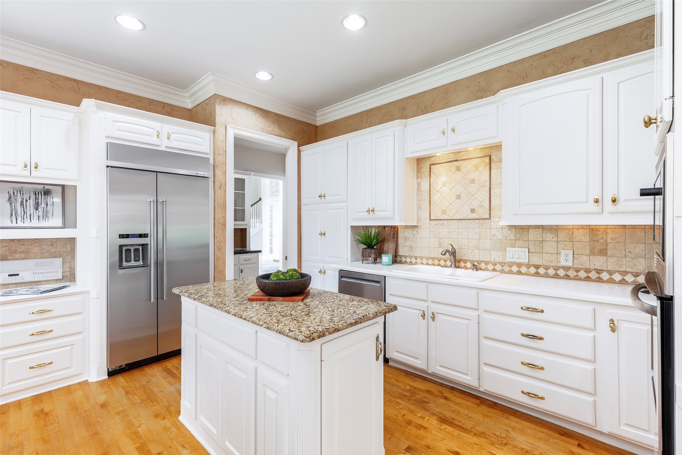 5524 Weatherby Lane