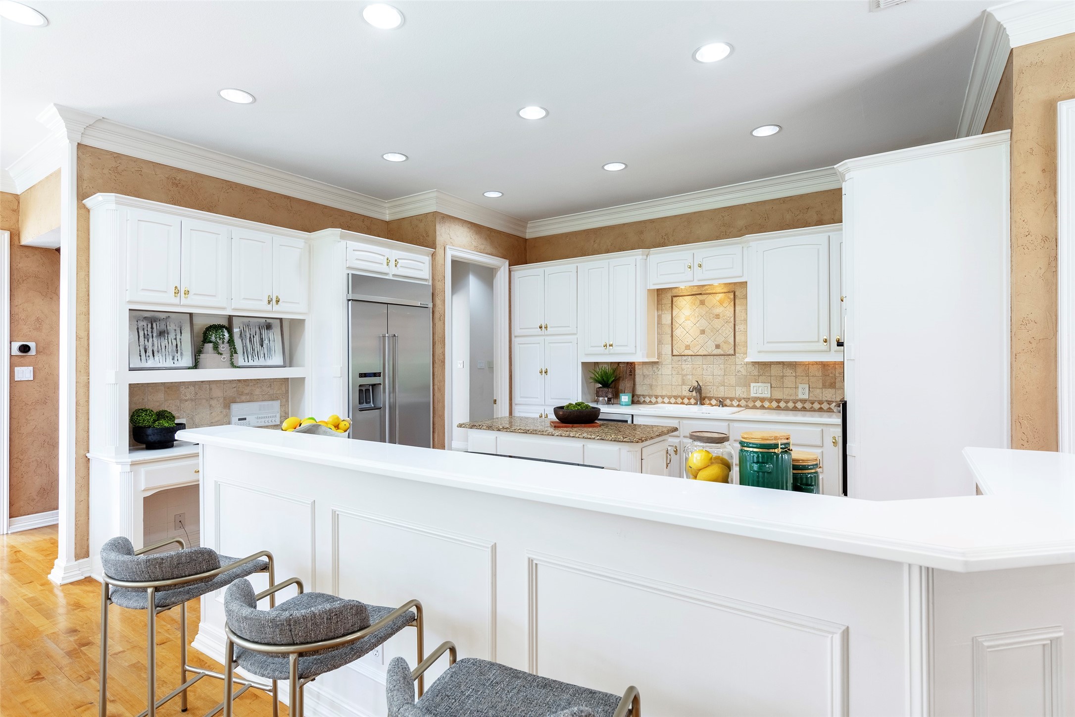 5524 Weatherby Lane
