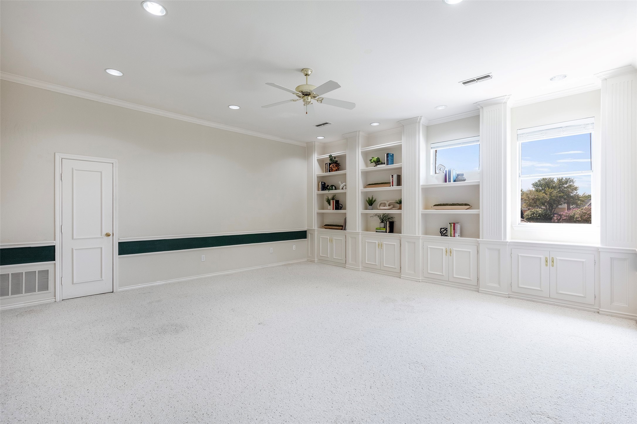 5524 Weatherby Lane