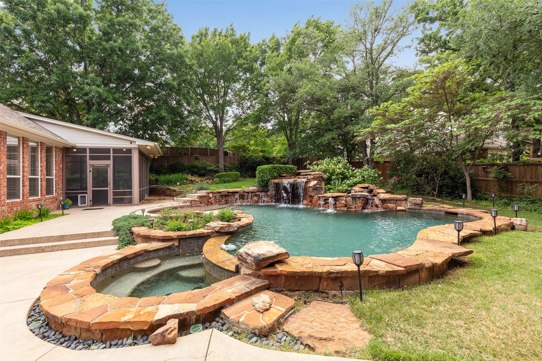 1413 Hunters Ridge Circle