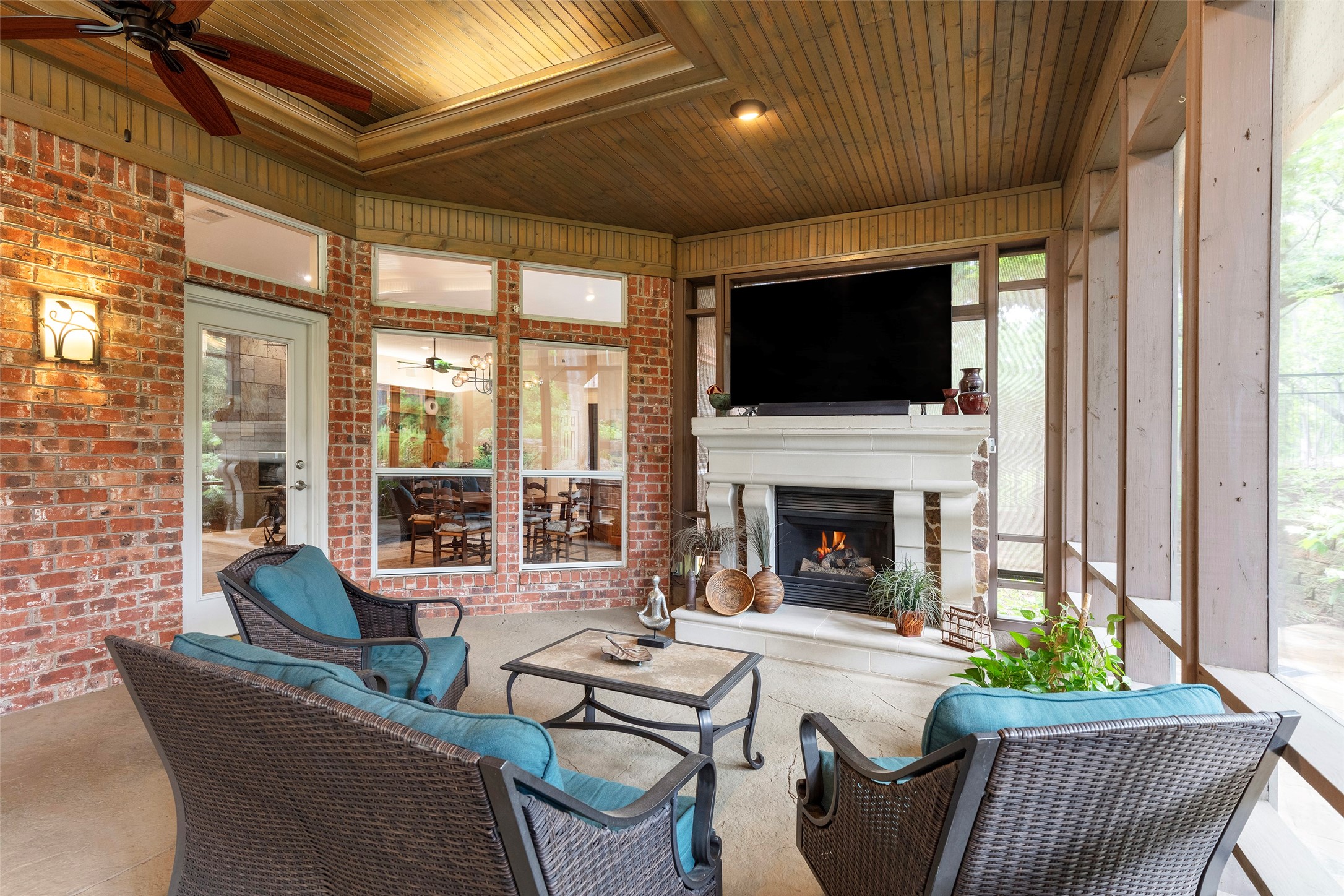 1413 Hunters Ridge Circle