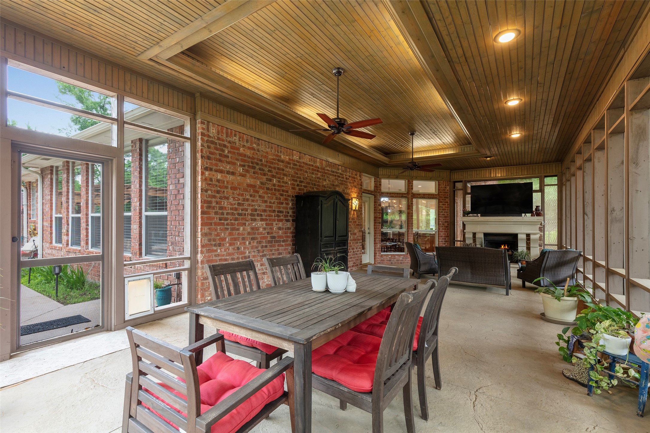 1413 Hunters Ridge Circle