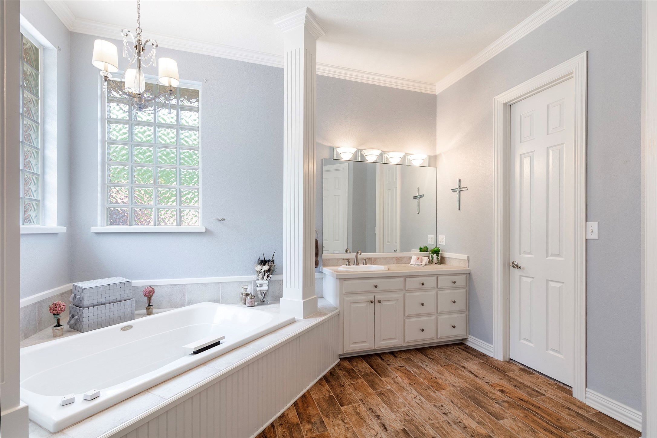 1413 Hunters Ridge Circle