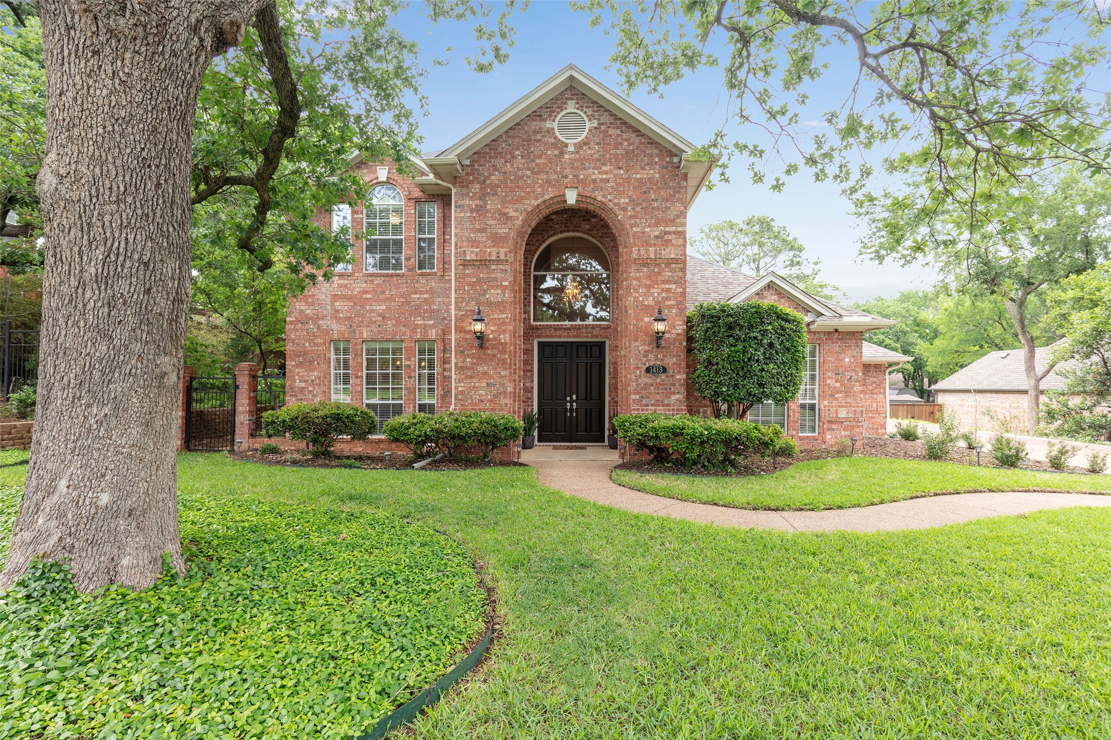 1413 Hunters Ridge Circle