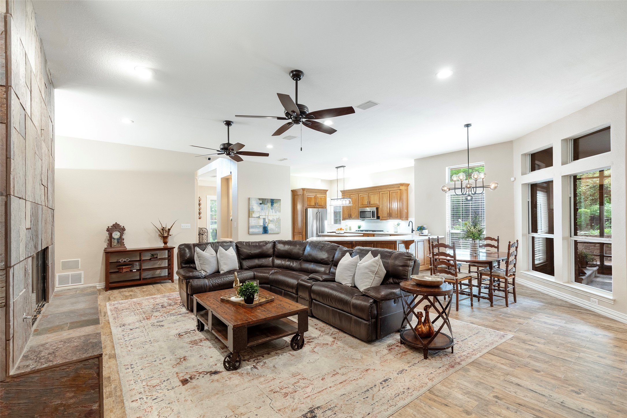 1413 Hunters Ridge Circle