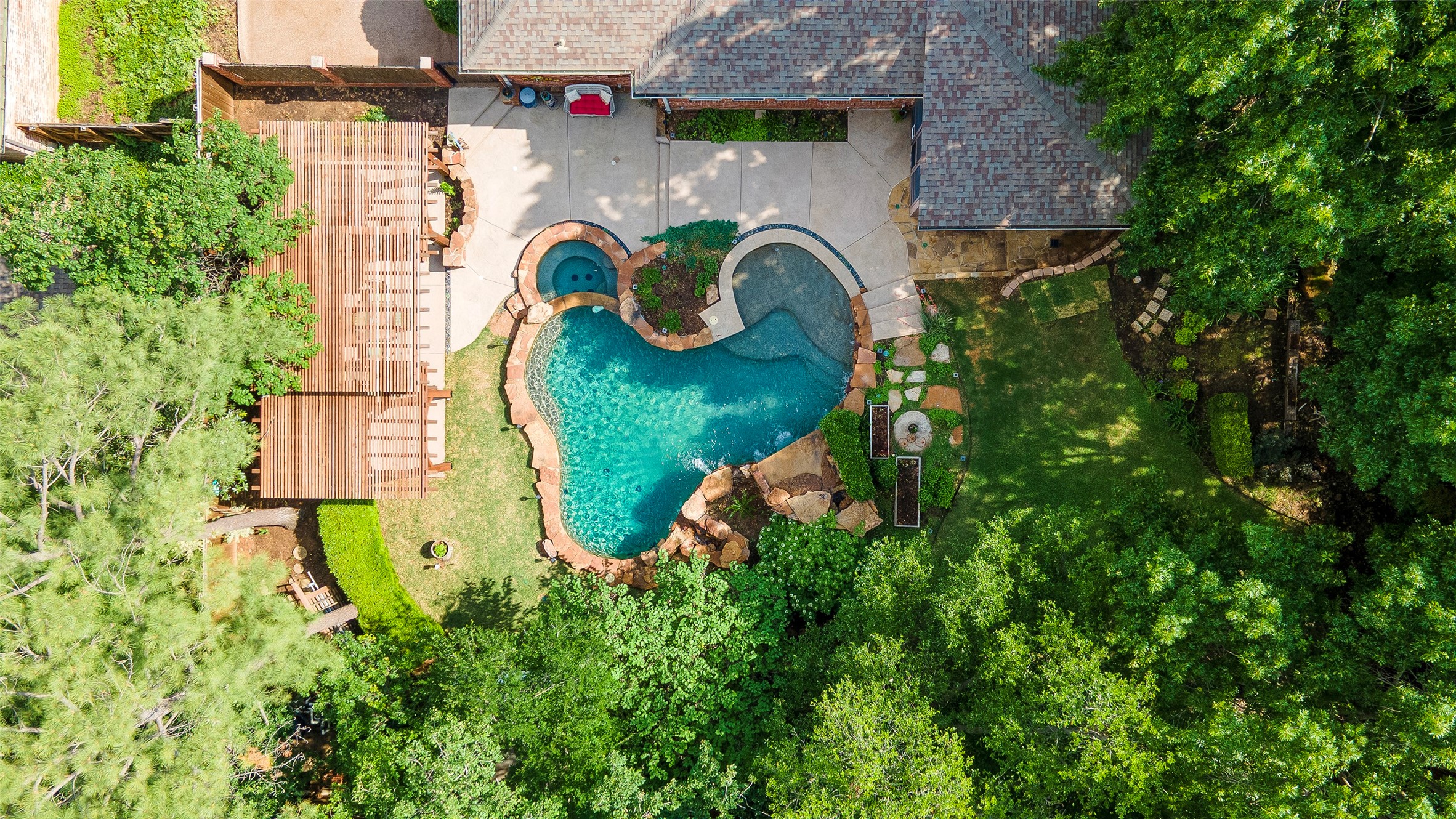 1413 Hunters Ridge Circle