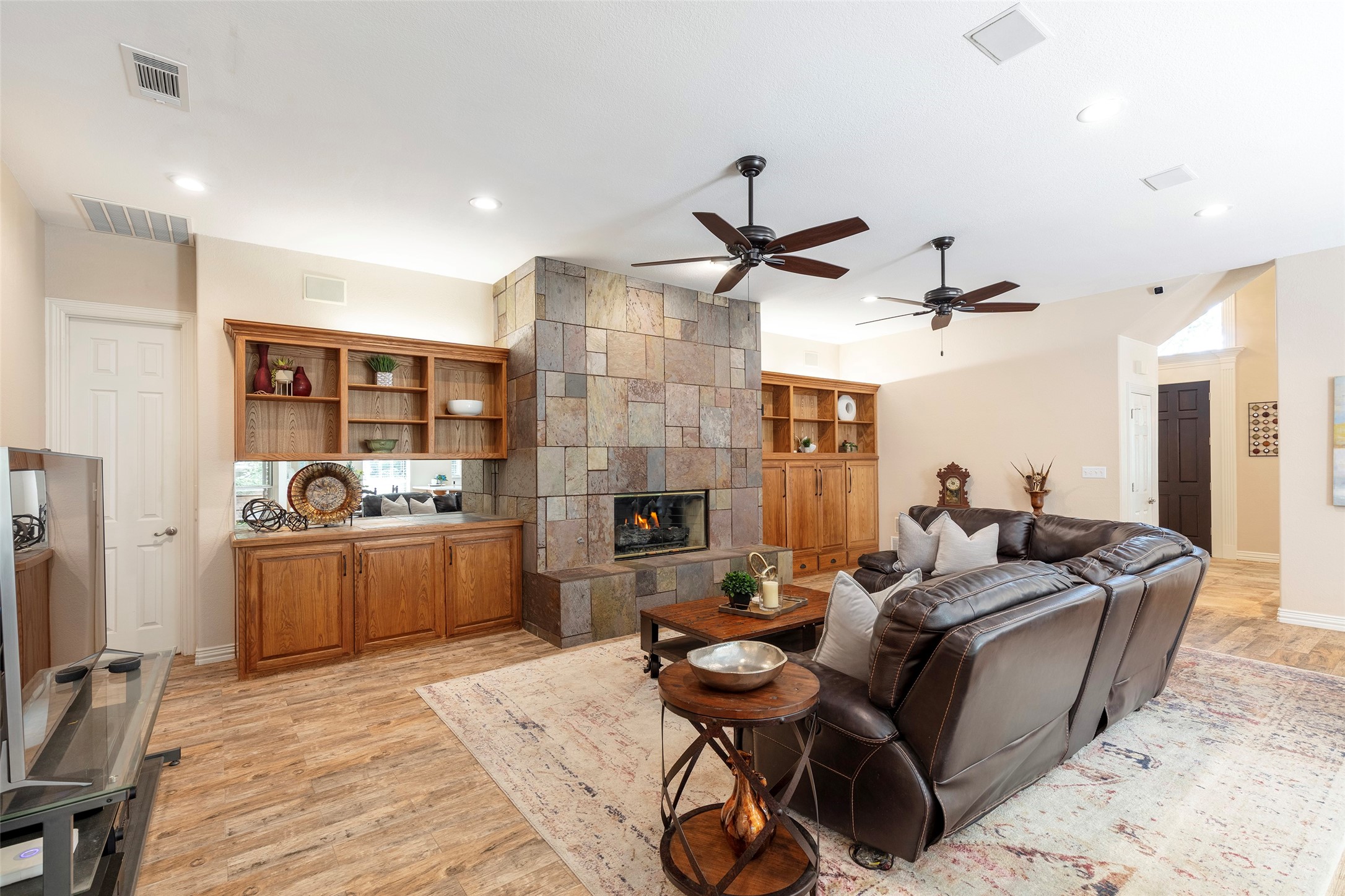 1413 Hunters Ridge Circle