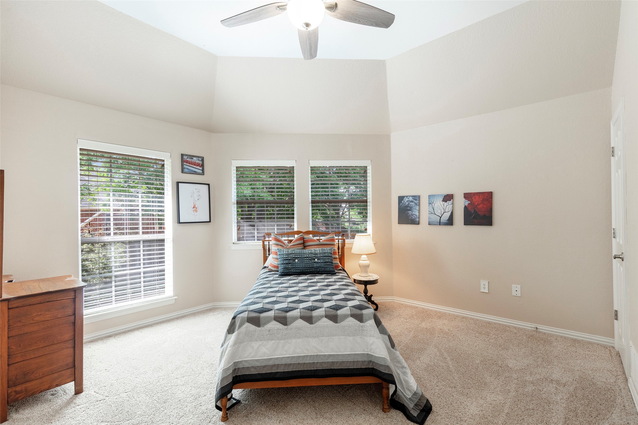 1413 Hunters Ridge Circle