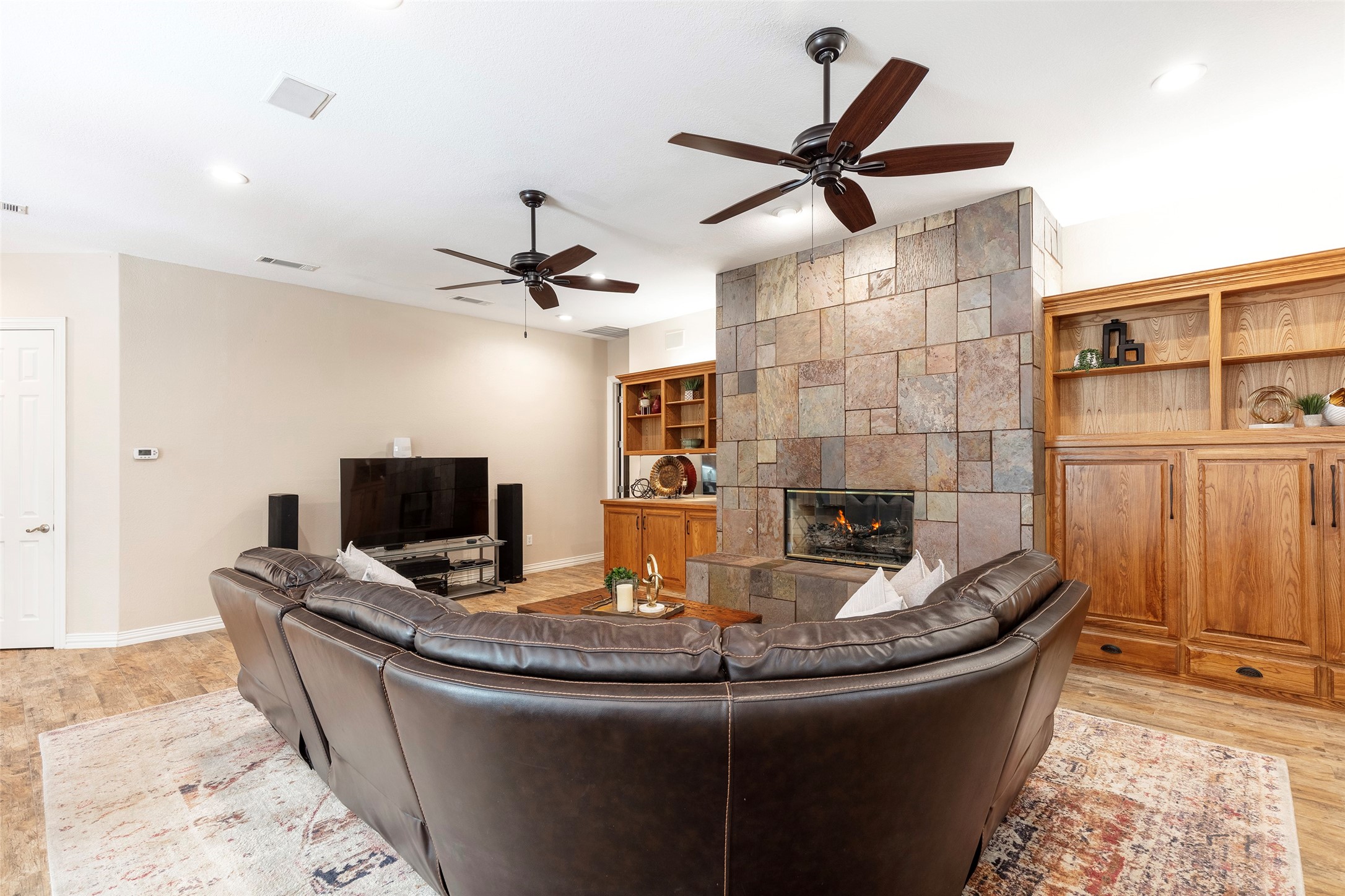 1413 Hunters Ridge Circle