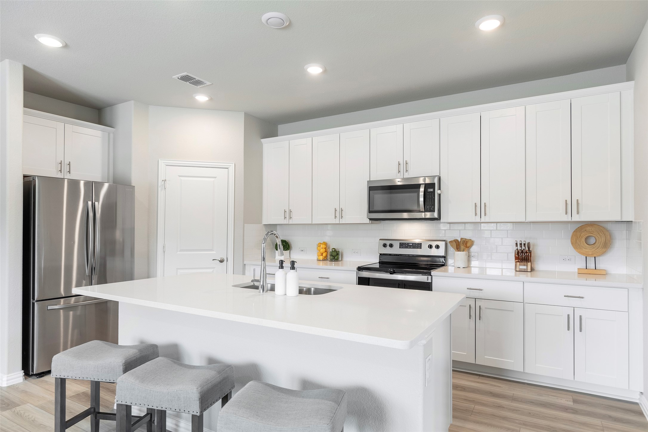 1504 Cobblestone Road