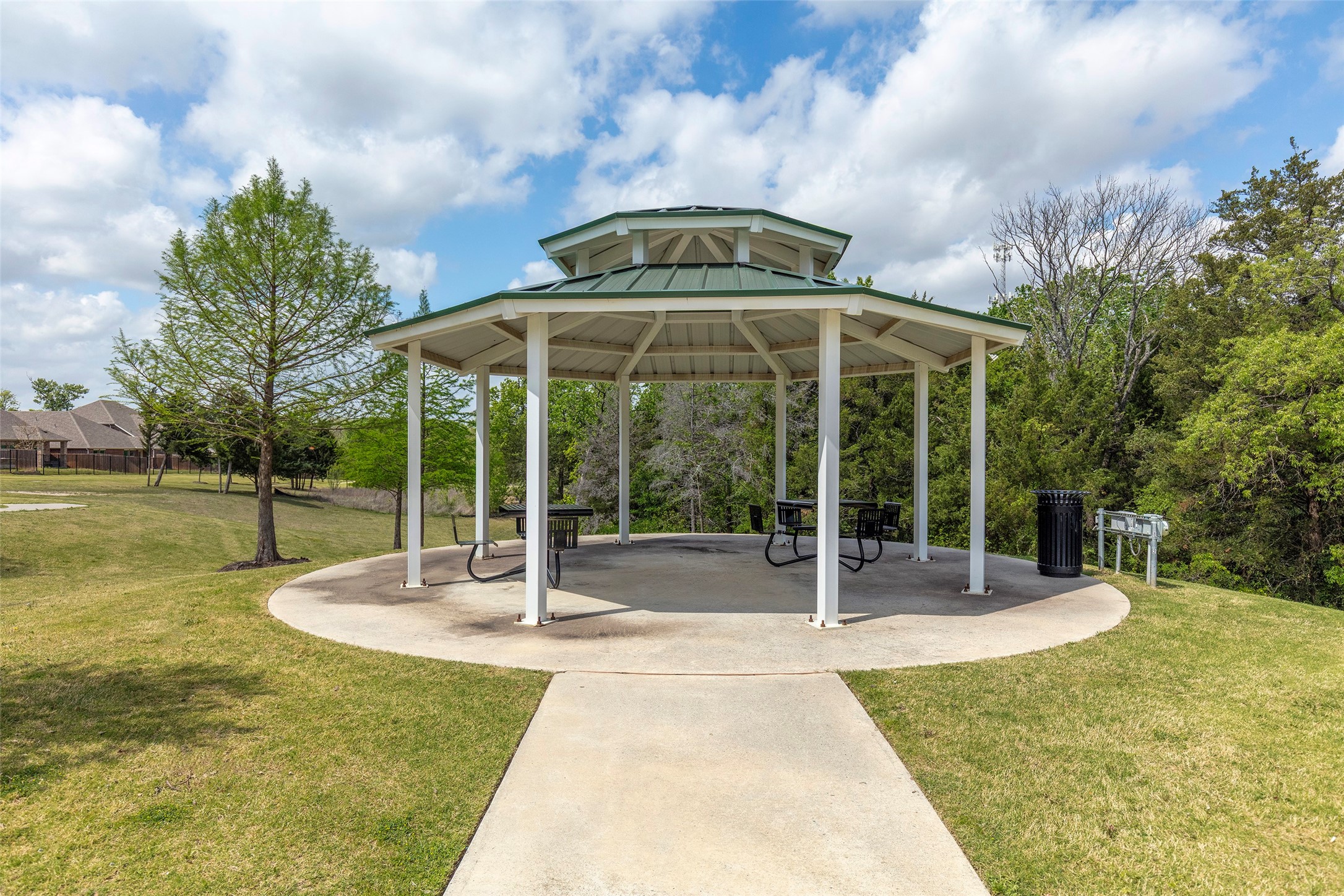 1504 Cobblestone Road