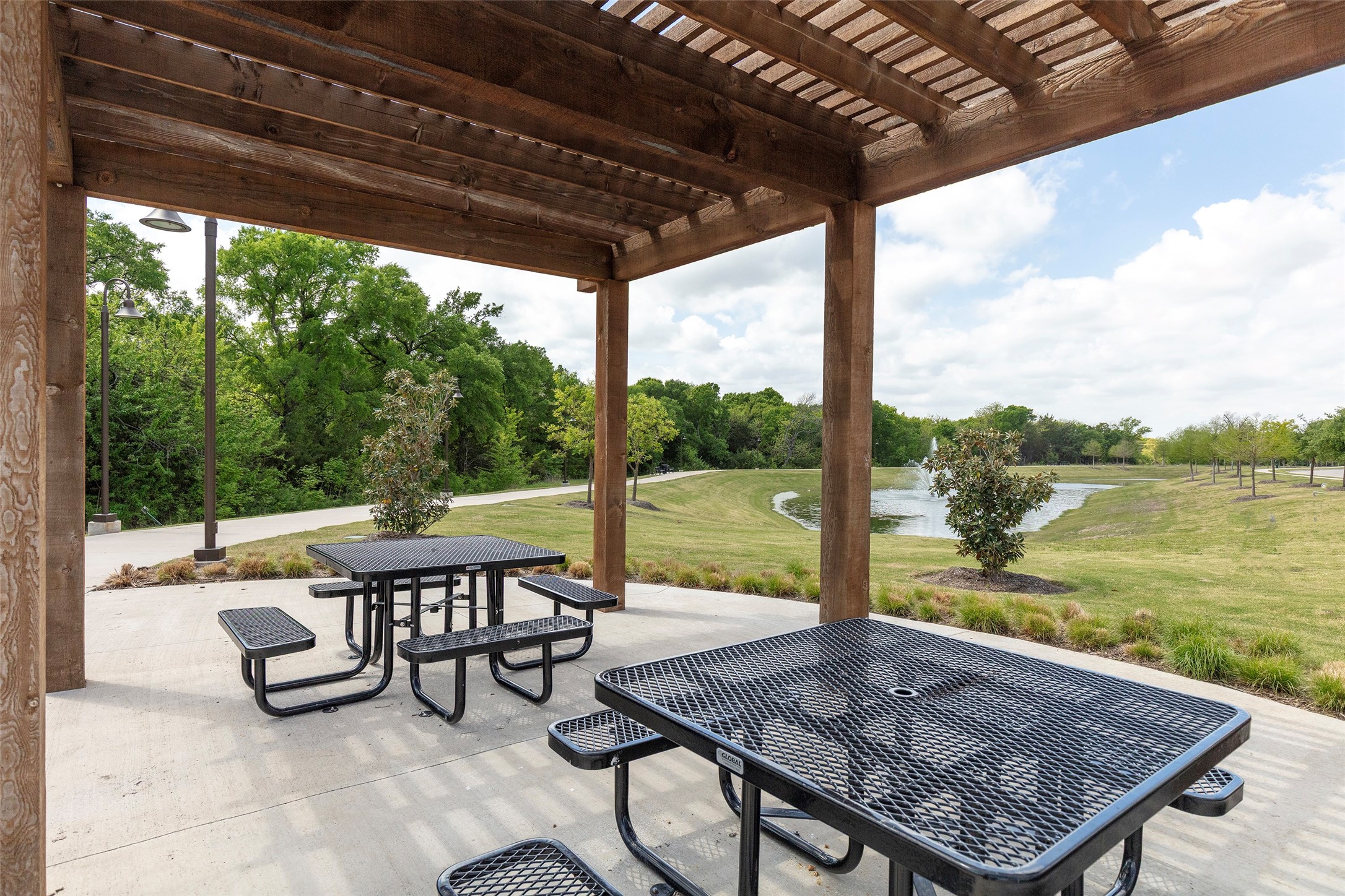 1504 Cobblestone Road