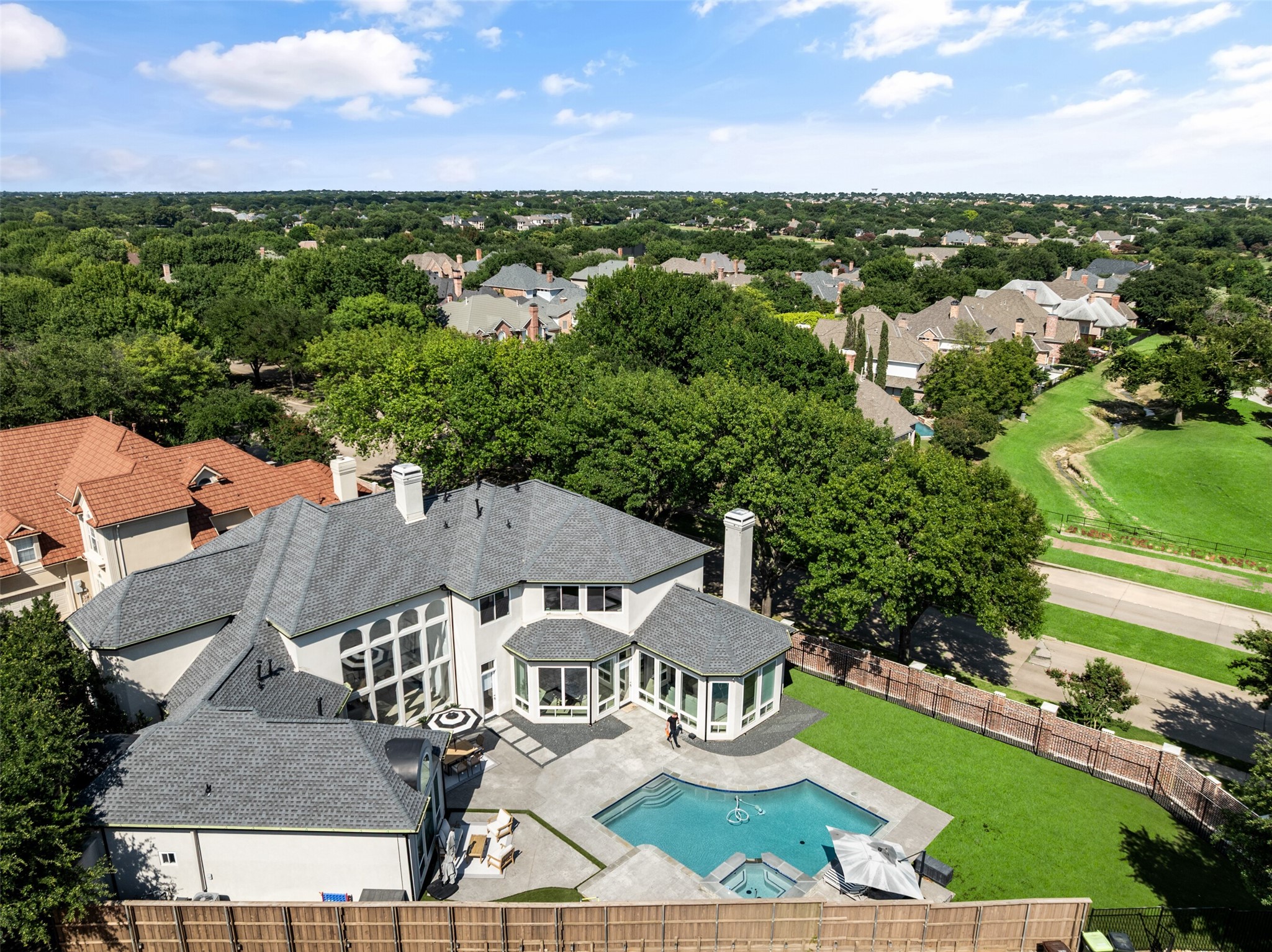2600 Redding Drive