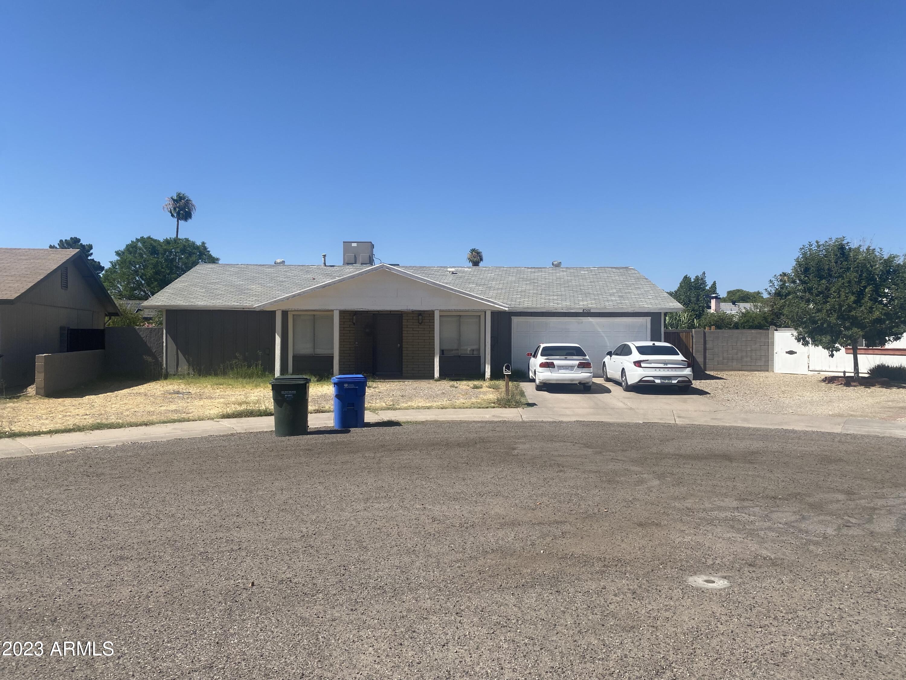 8506 W WHITTON Avenue