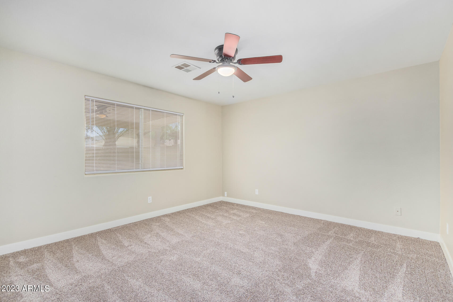 2871 W MURIEL Drive