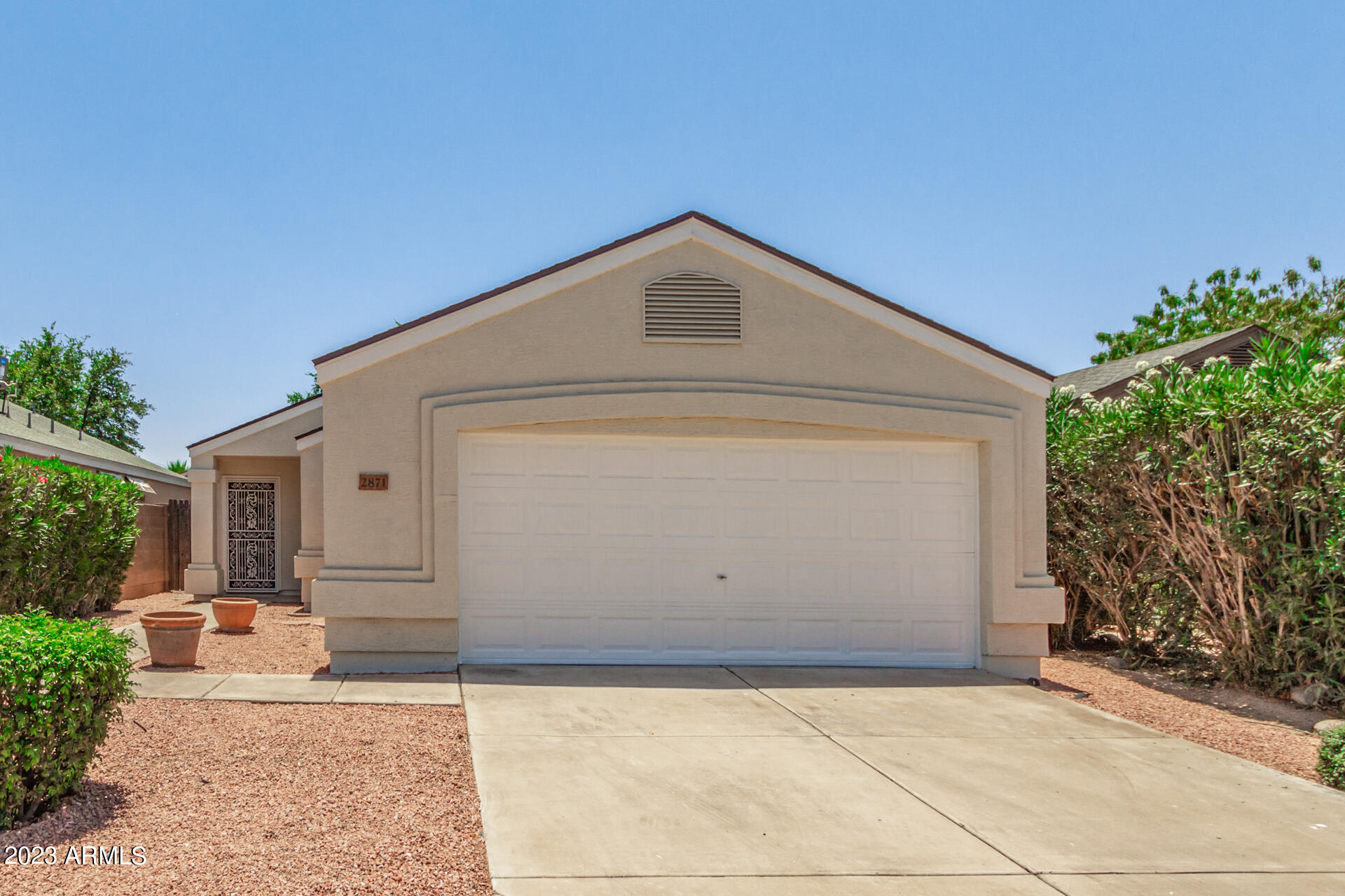 2871 W MURIEL Drive