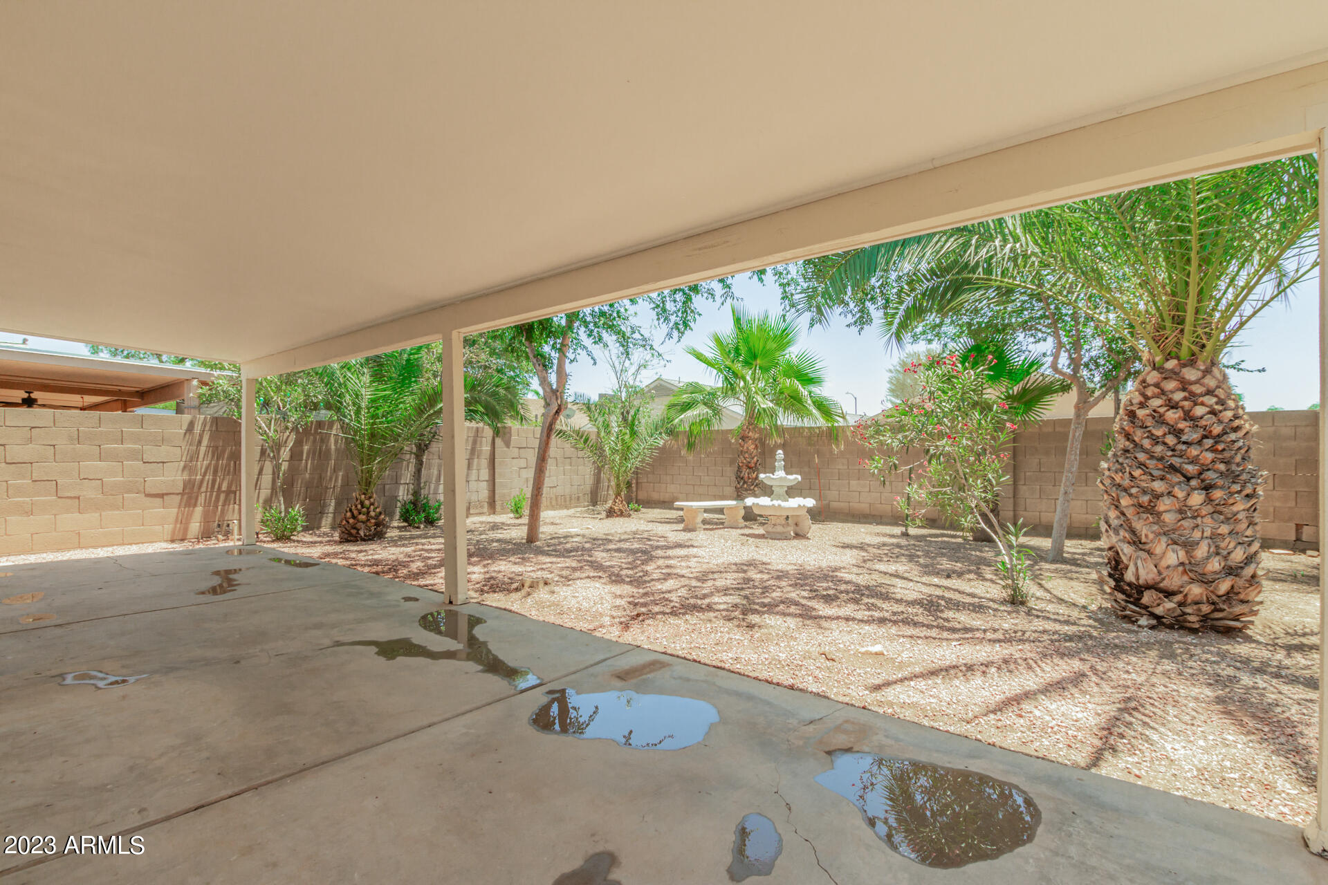 2871 W MURIEL Drive