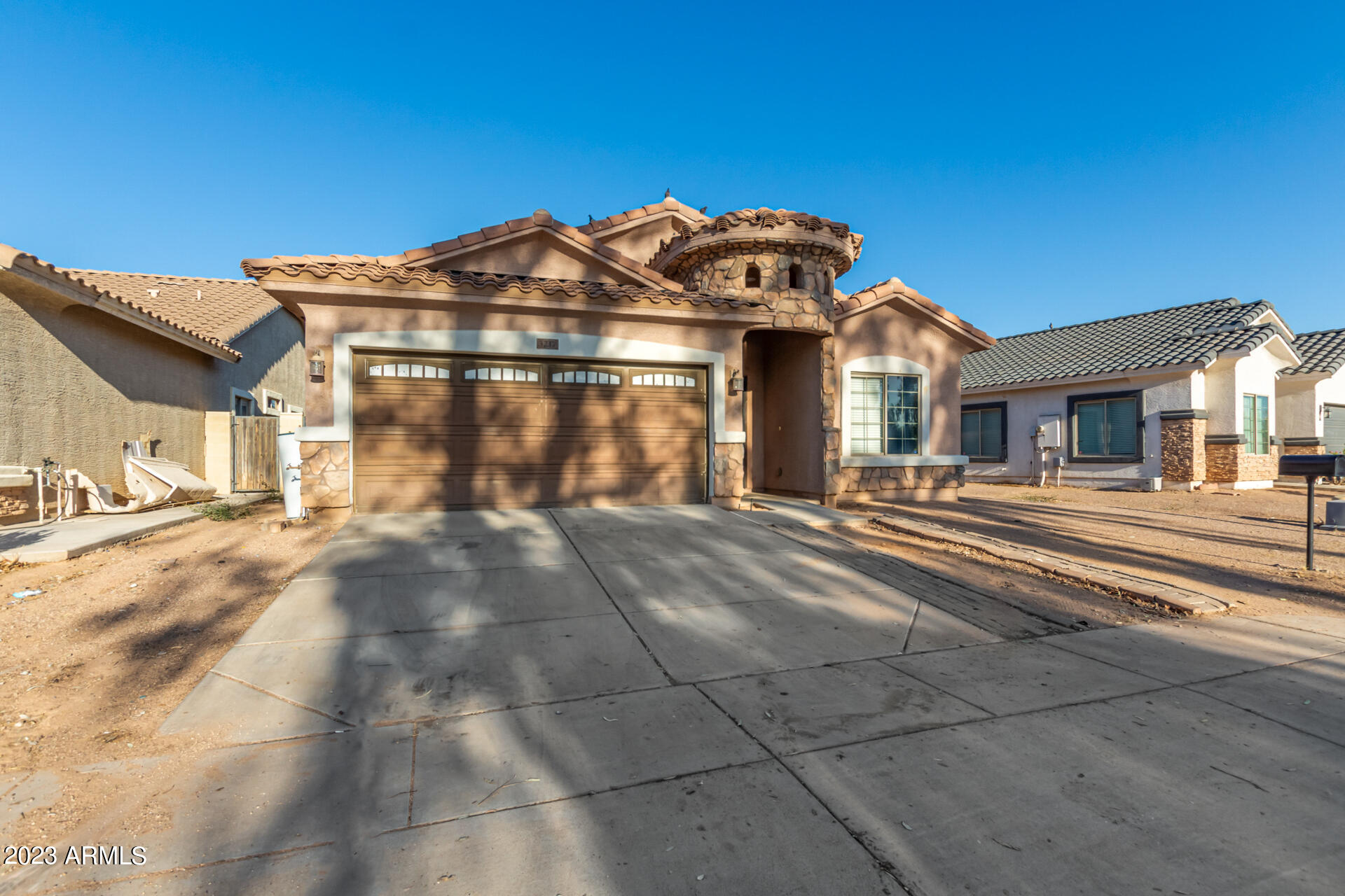 3217 N 68TH Avenue