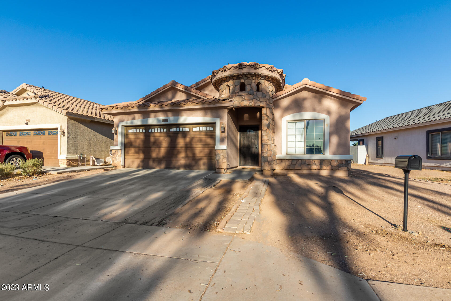 3217 N 68TH Avenue