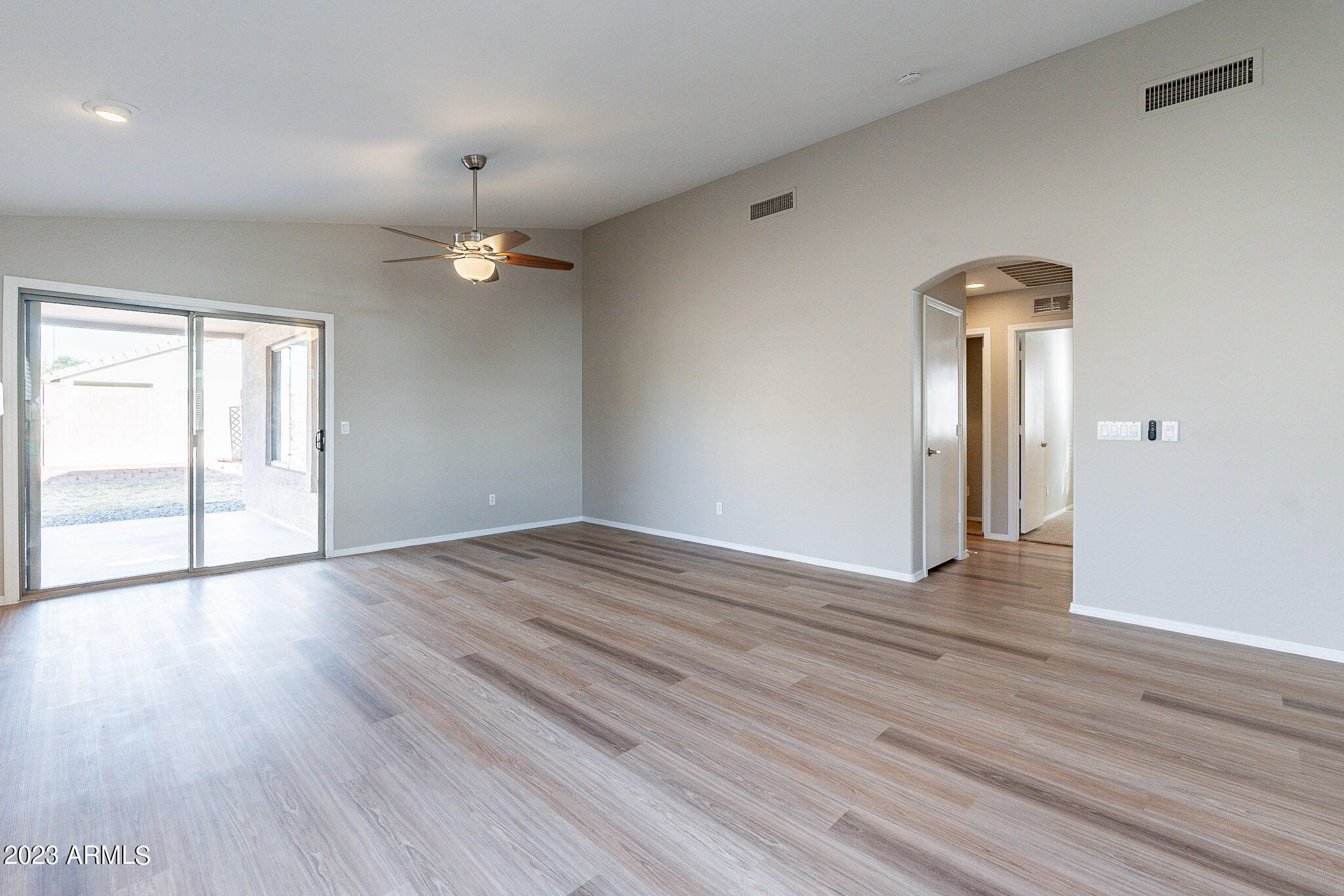 11422 W LOCUST Lane