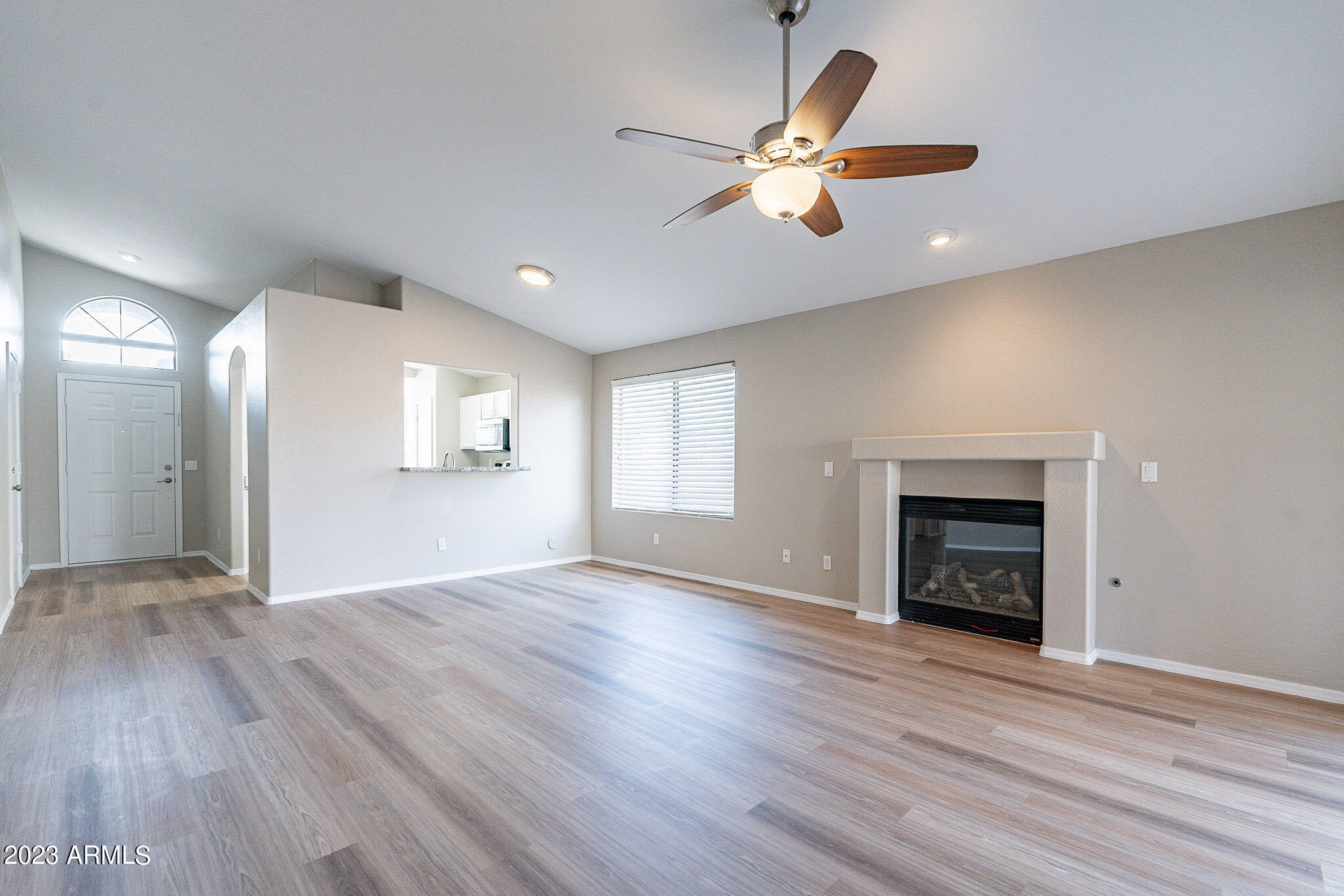 11422 W LOCUST Lane