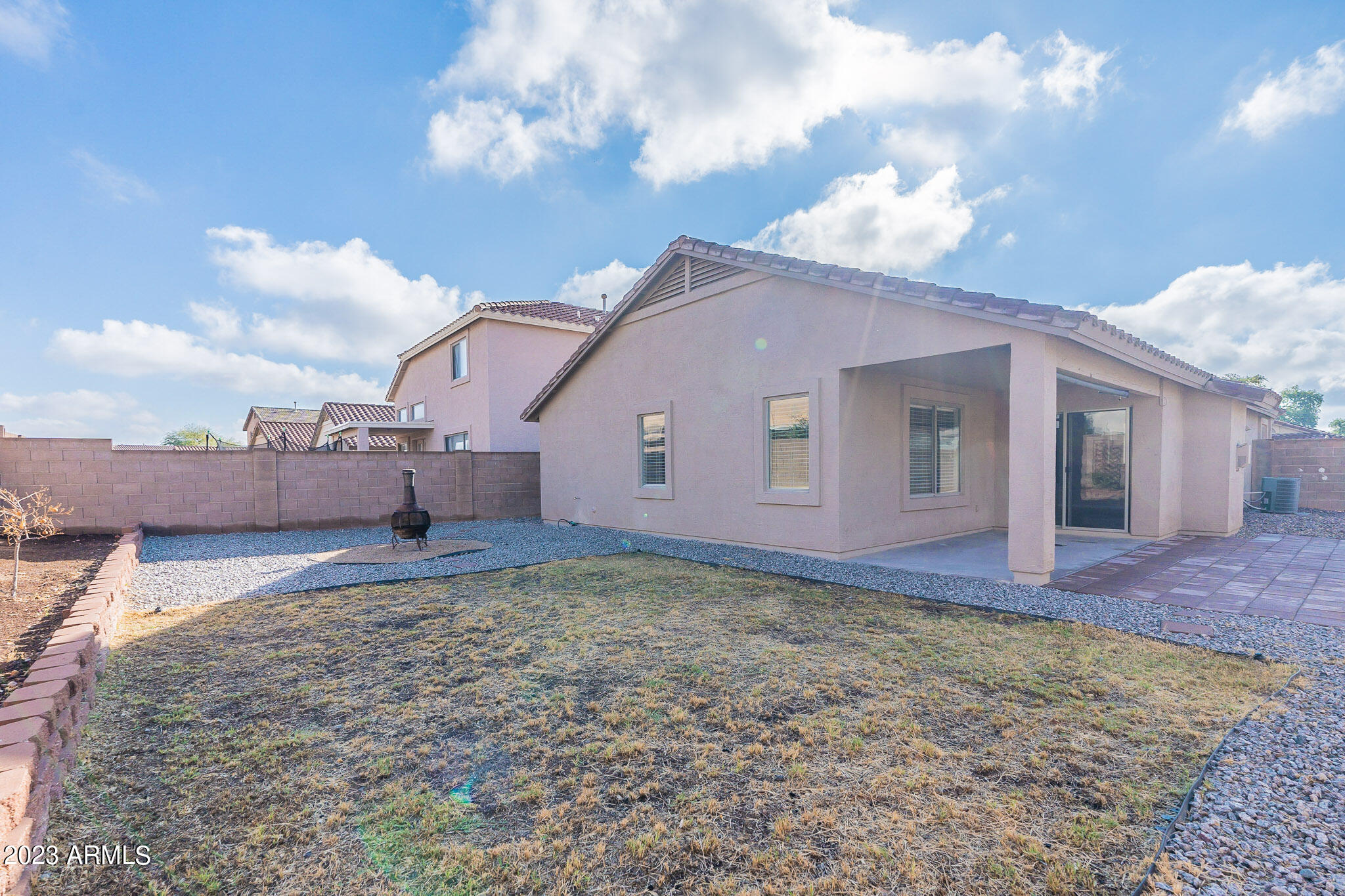 11422 W LOCUST Lane