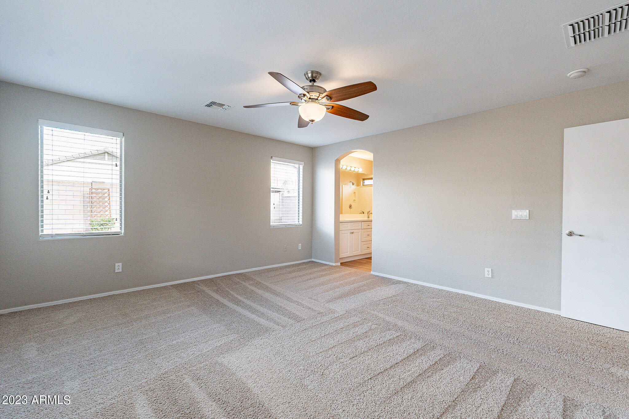 11422 W LOCUST Lane