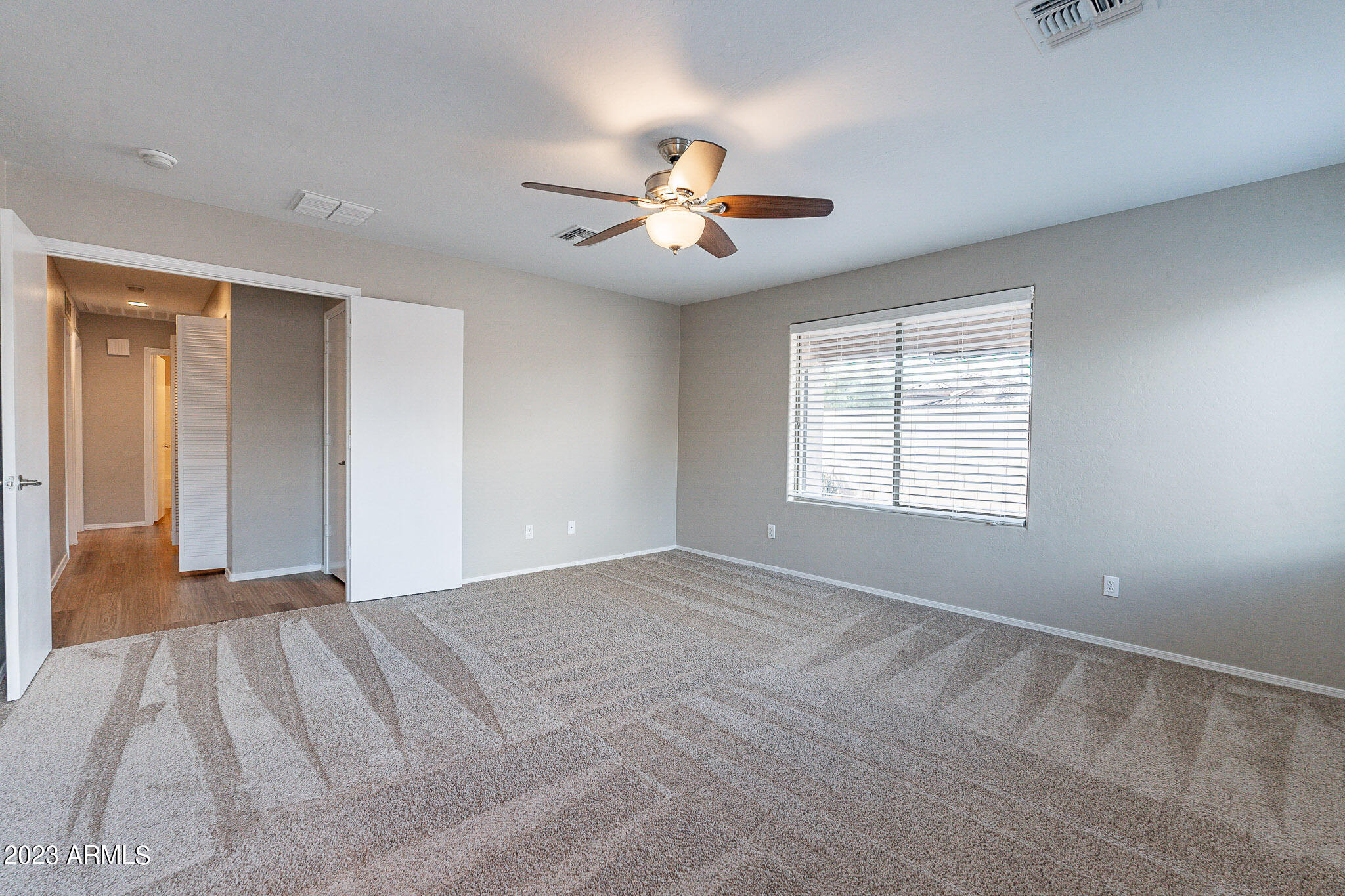 11422 W LOCUST Lane
