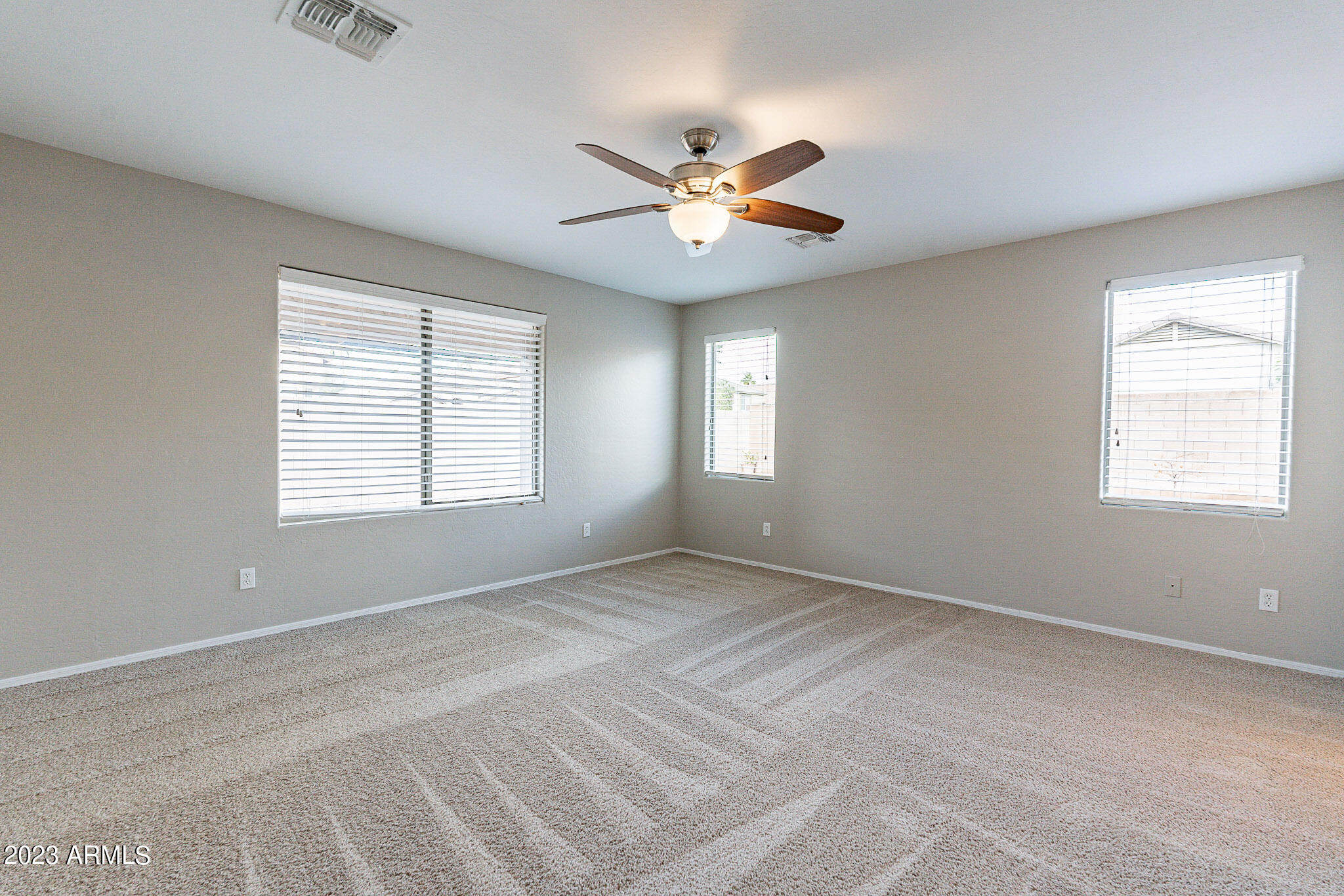 11422 W LOCUST Lane