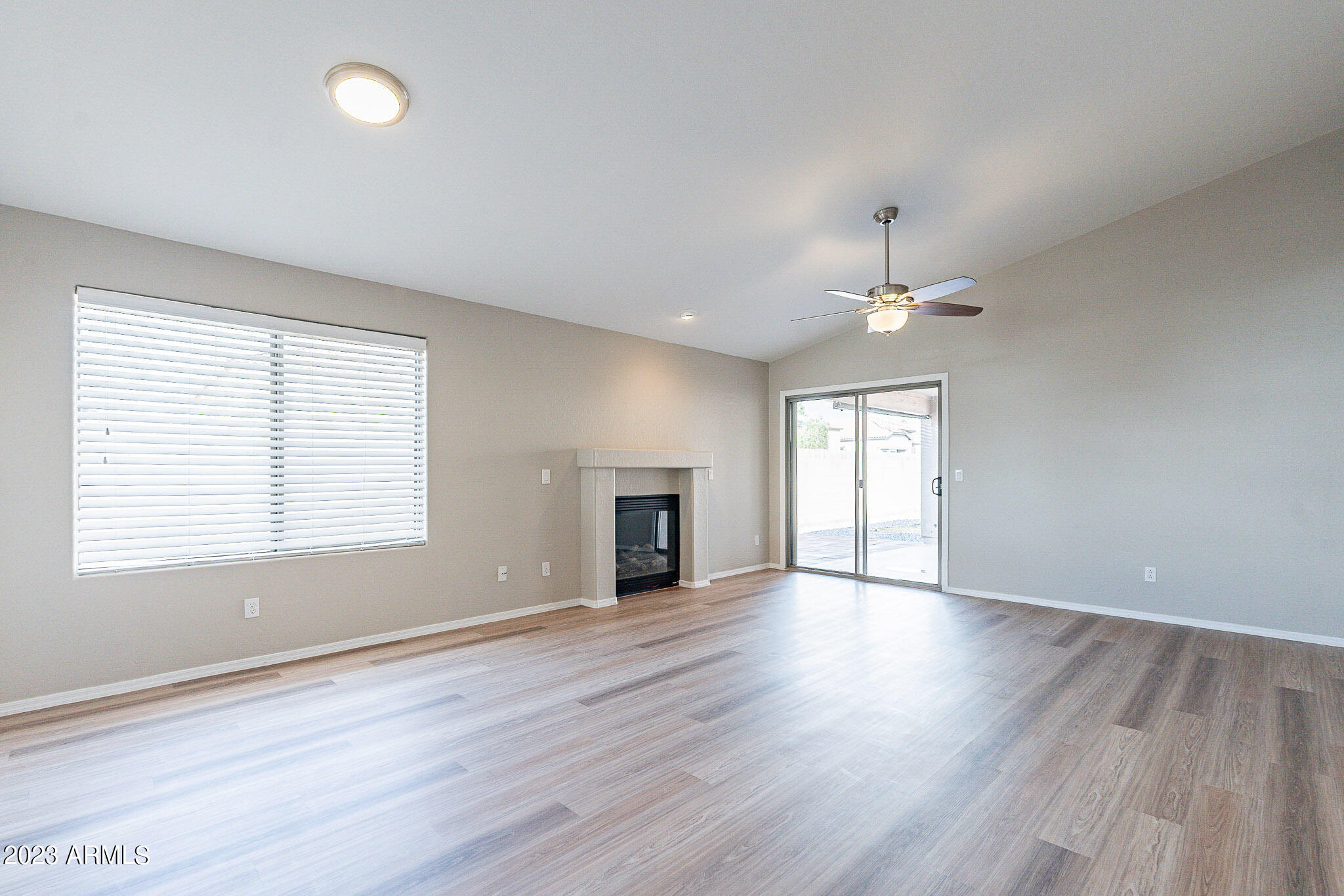 11422 W LOCUST Lane