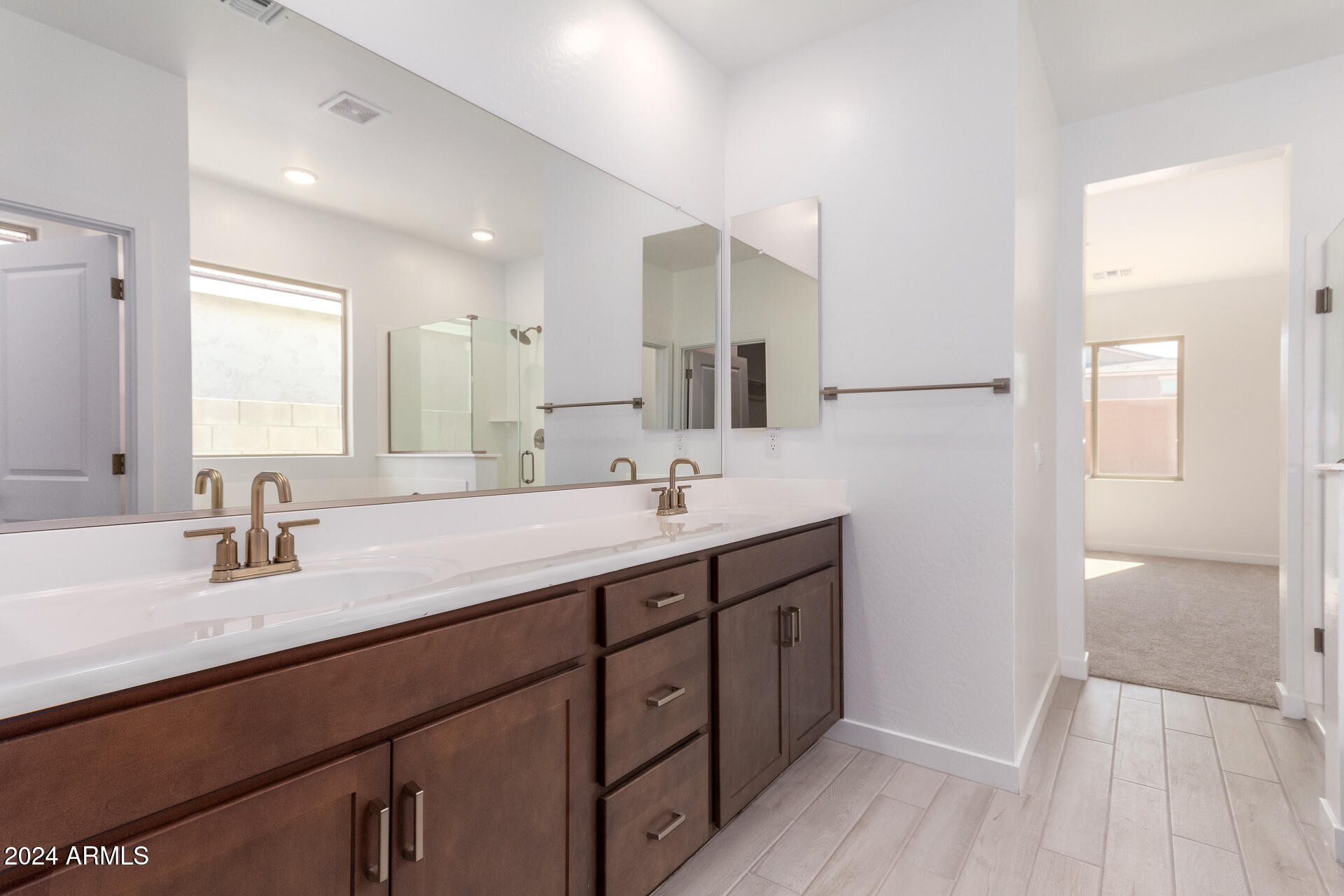 18197 W VOGEL Avenue