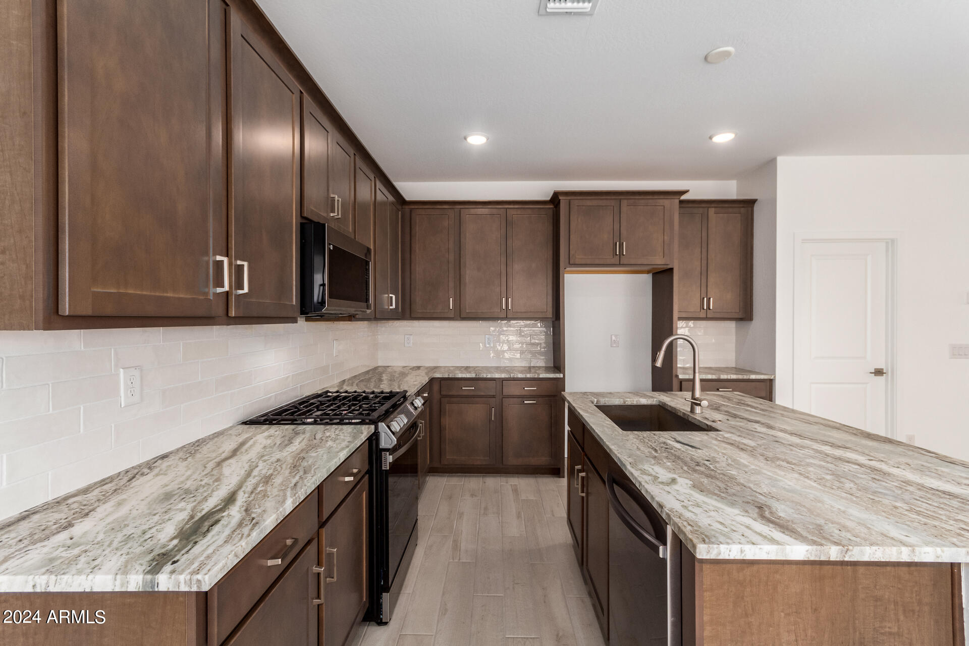 18197 W VOGEL Avenue