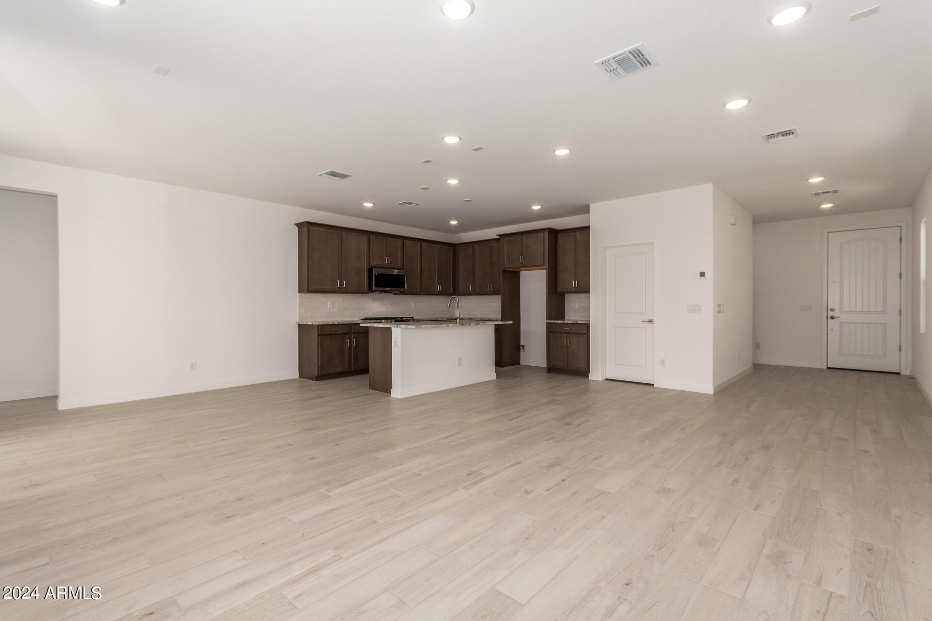 18197 W VOGEL Avenue