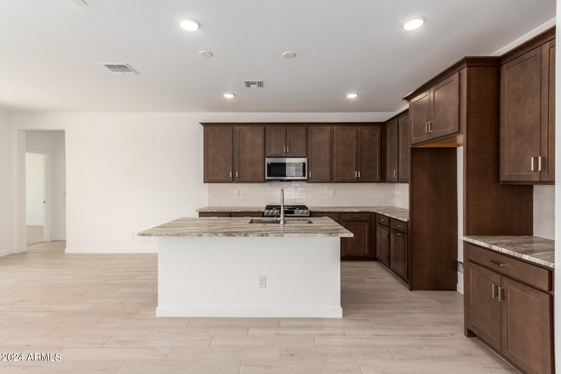 18197 W VOGEL Avenue