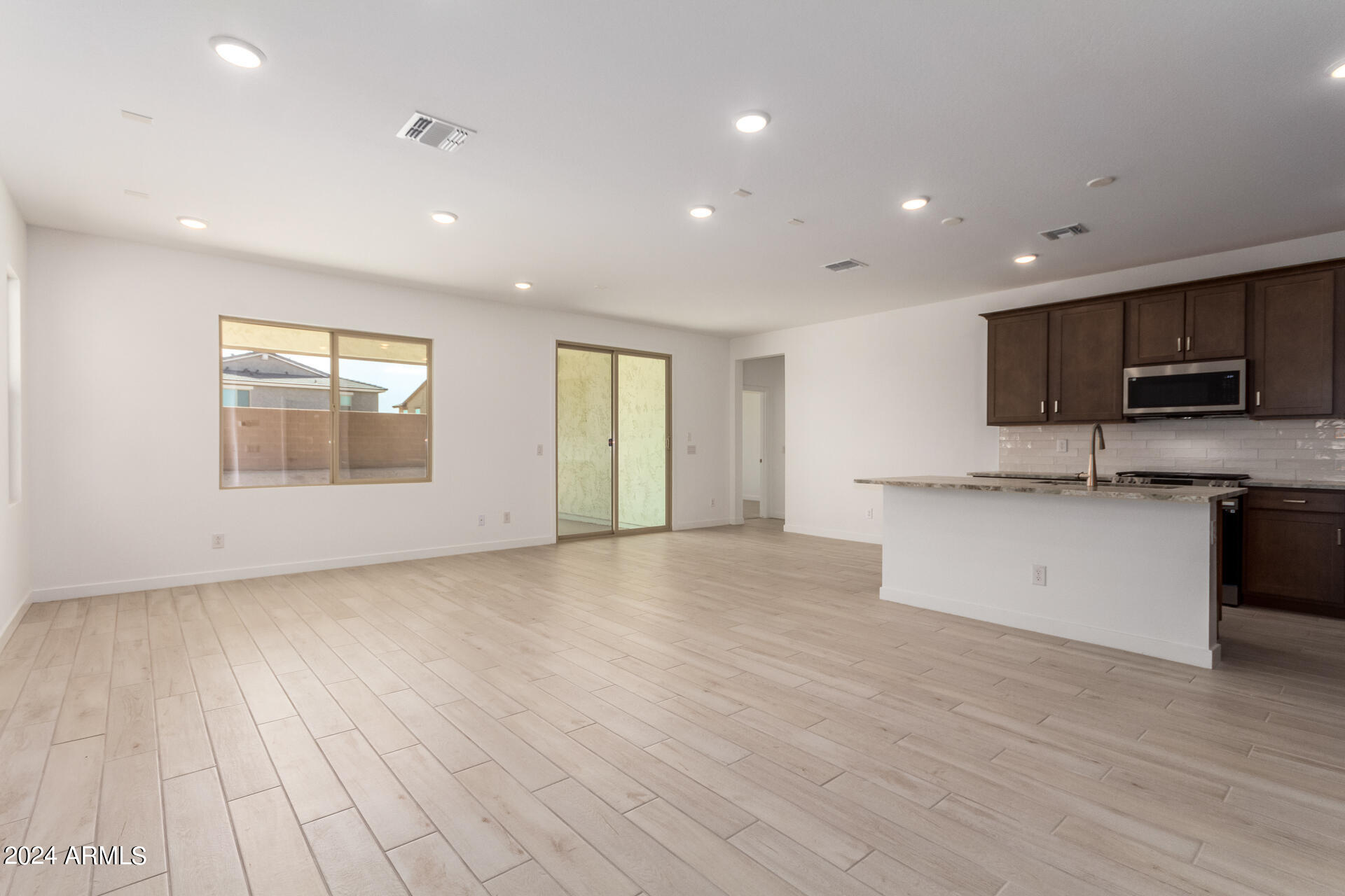 18197 W VOGEL Avenue