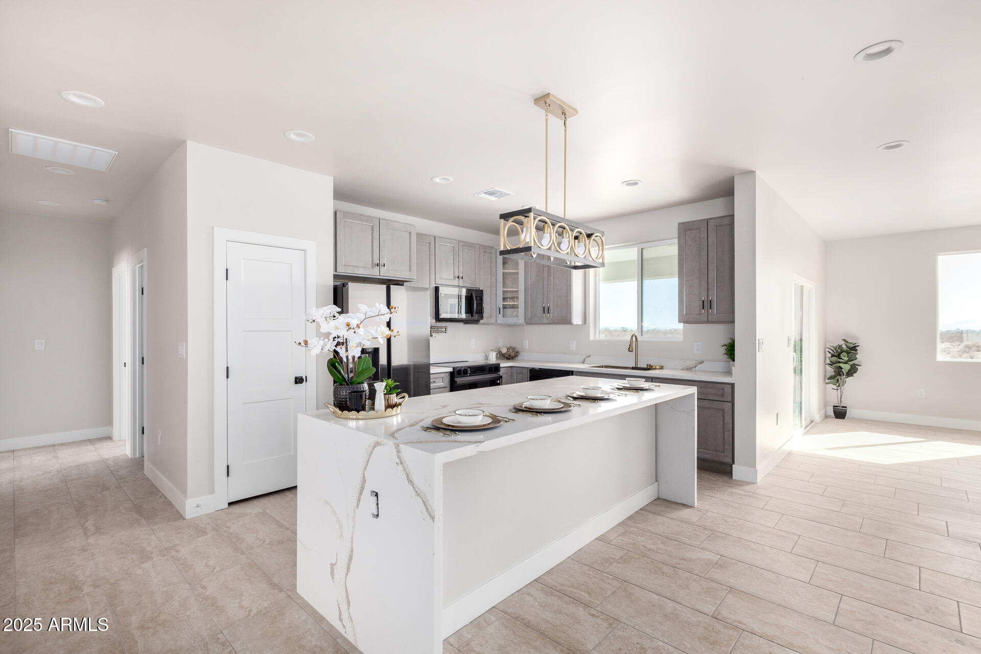 37667 W VERMONT Avenue