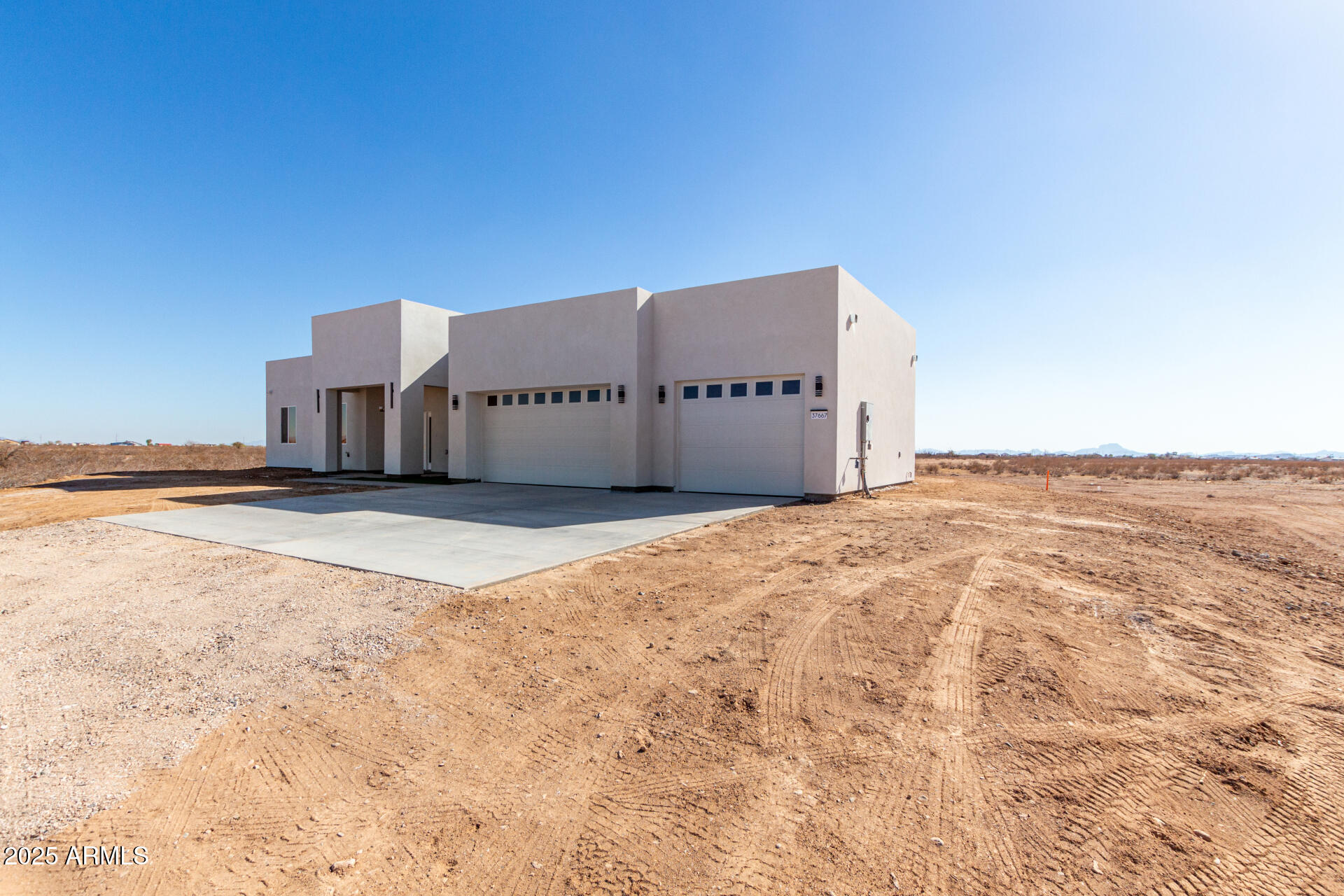 37667 W VERMONT Avenue