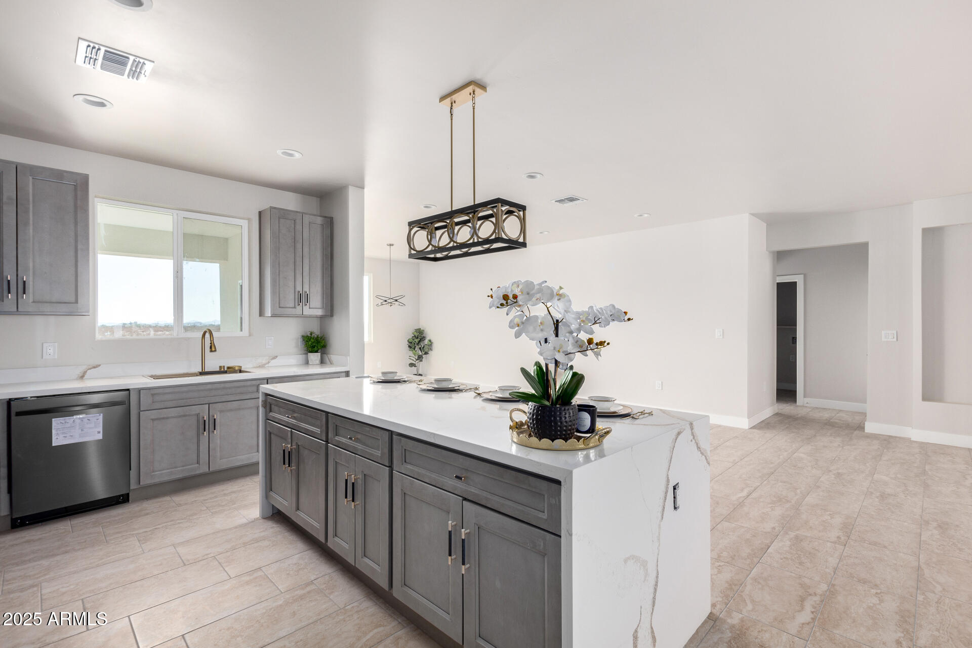 37667 W VERMONT Avenue