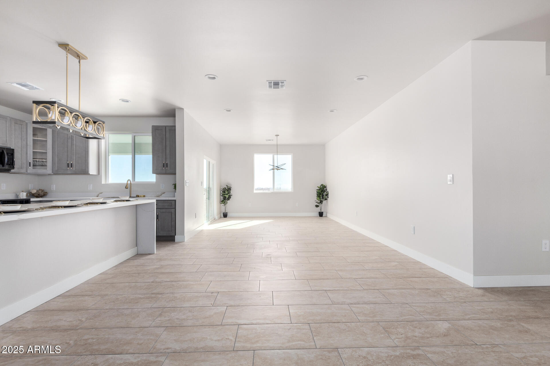 37667 W VERMONT Avenue