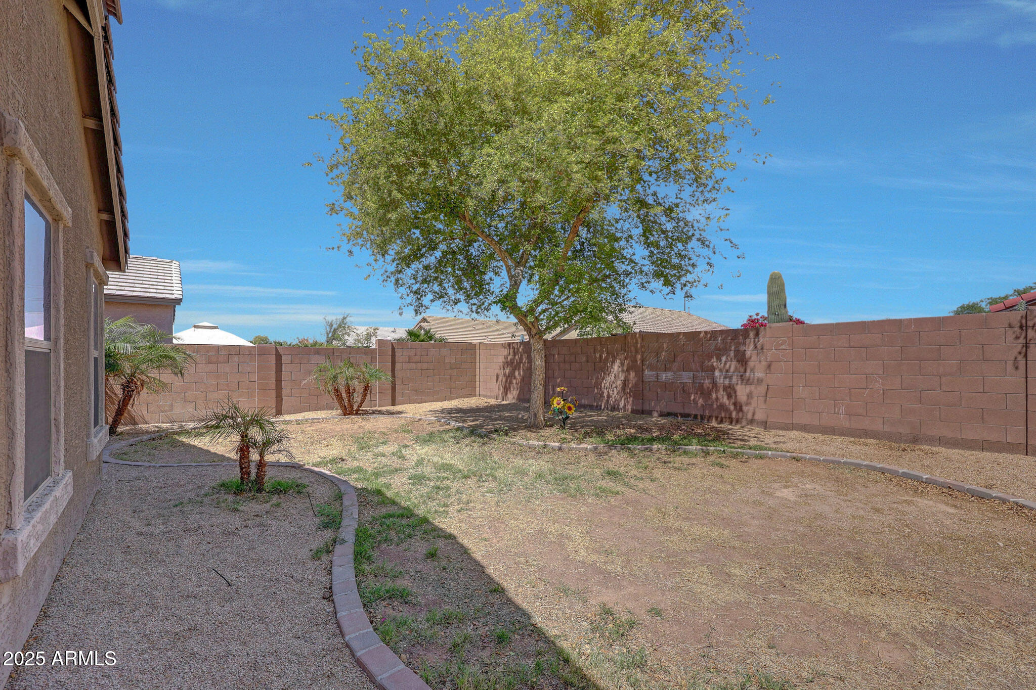 18590 W VOGEL Avenue
