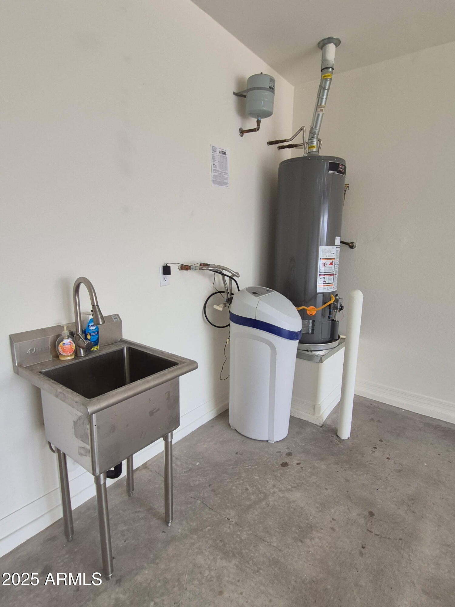 19798 W PINCHOT Drive