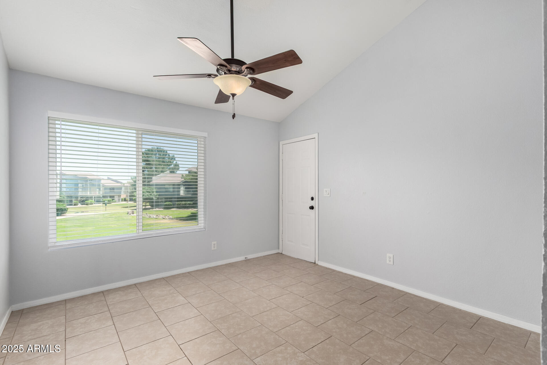 19601 N 7TH Street N, 1072