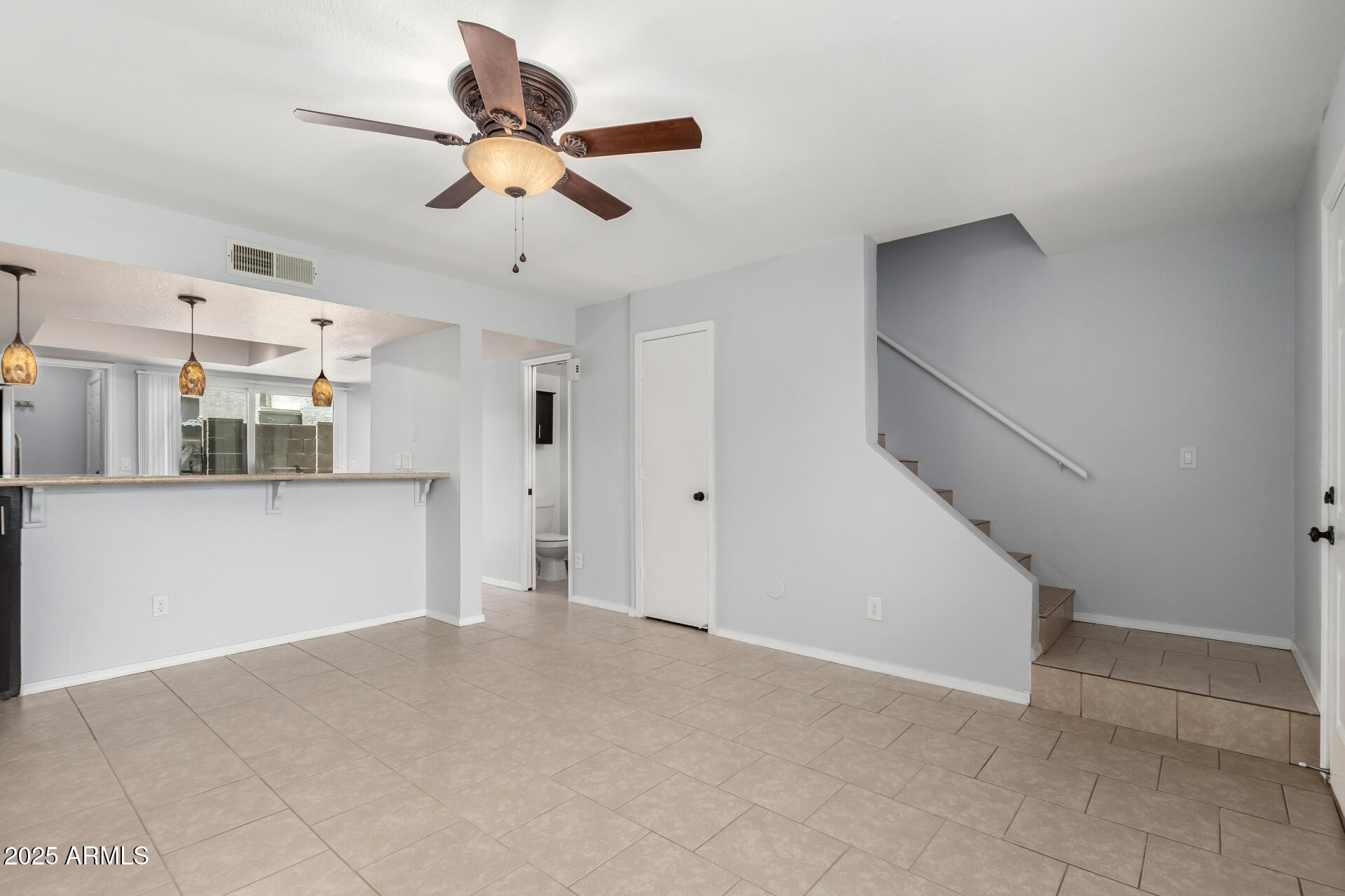 19601 N 7TH Street N, 1072