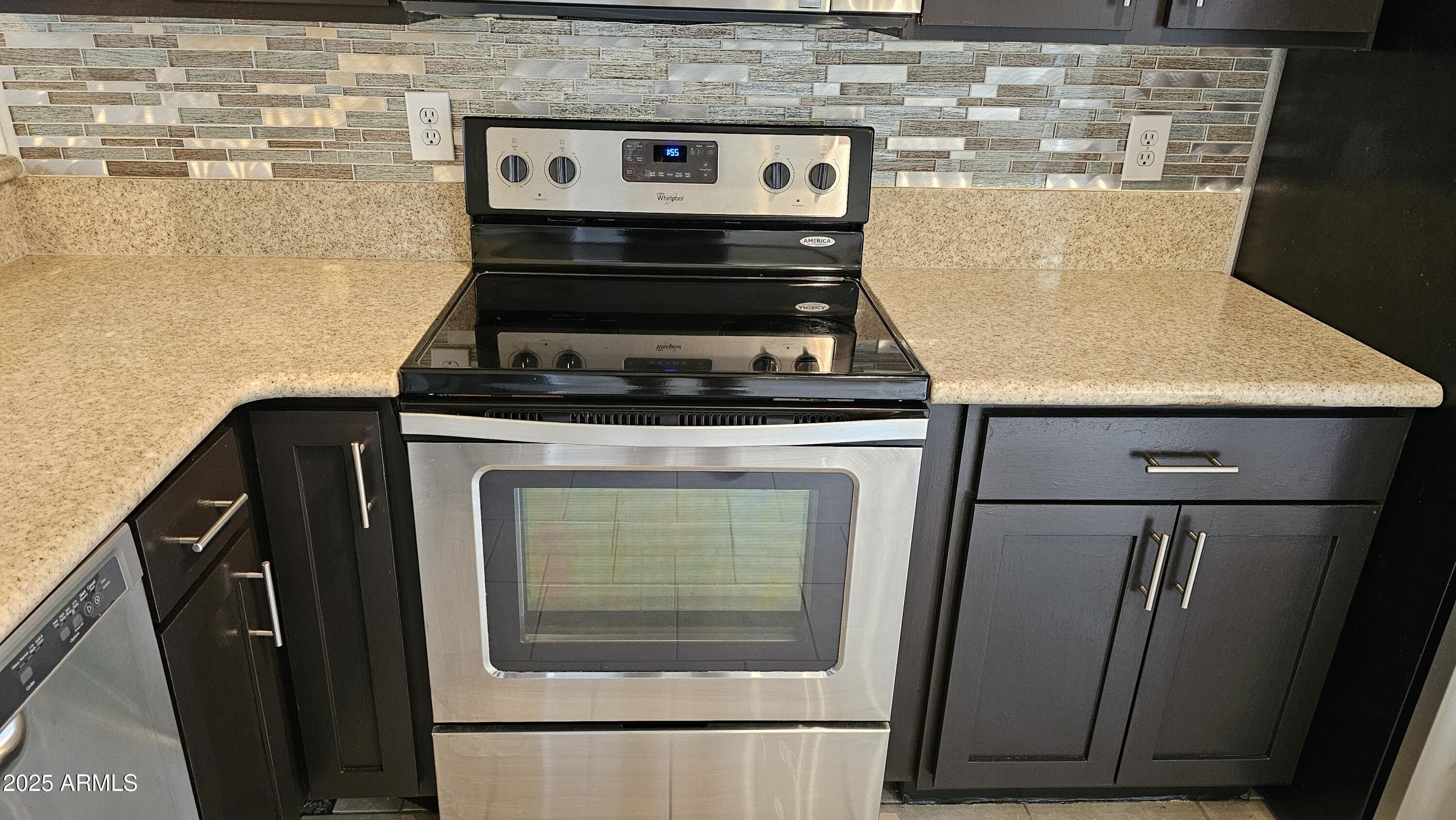 19601 N 7TH Street N, 1072