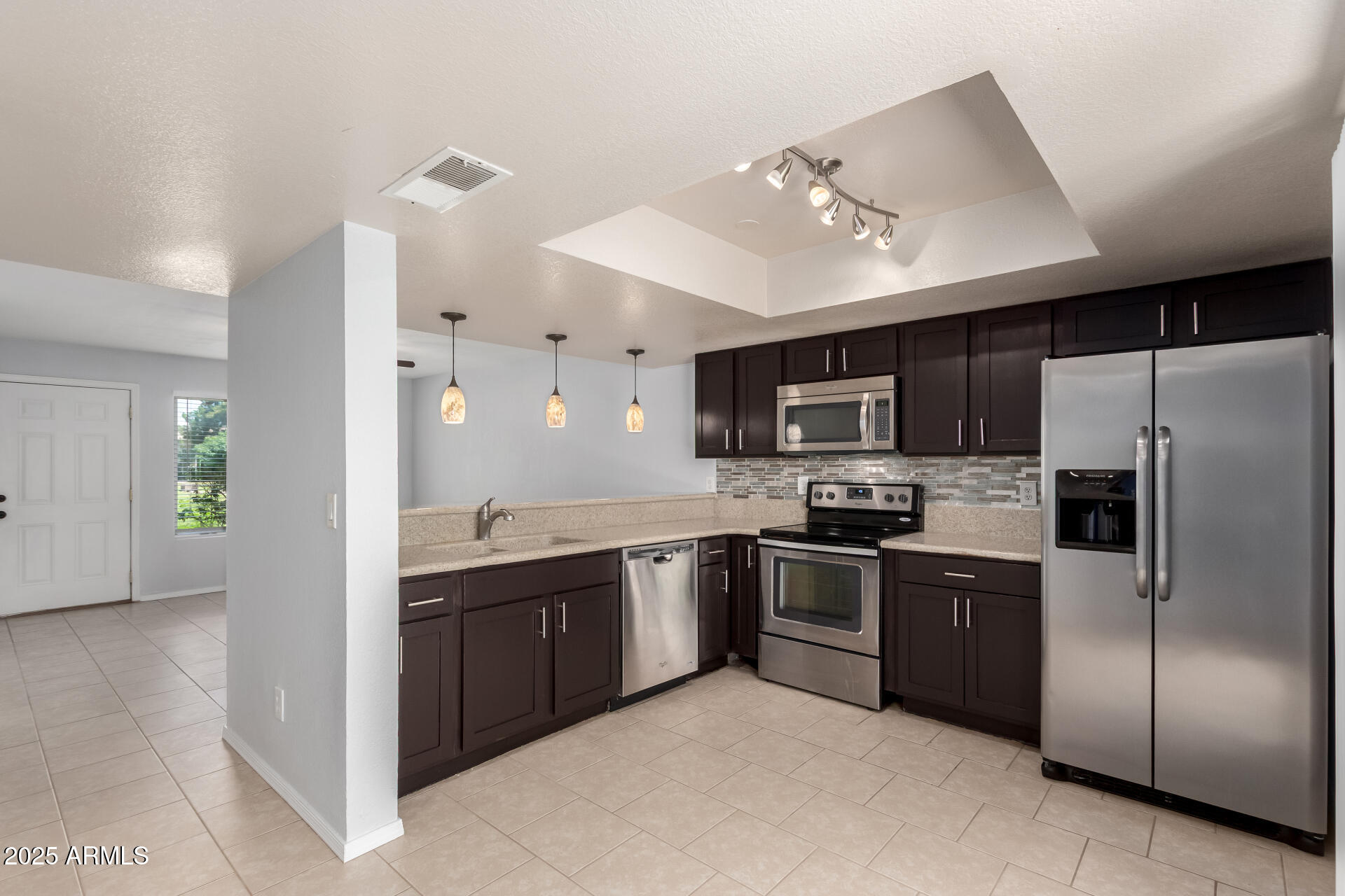 19601 N 7TH Street N, 1072